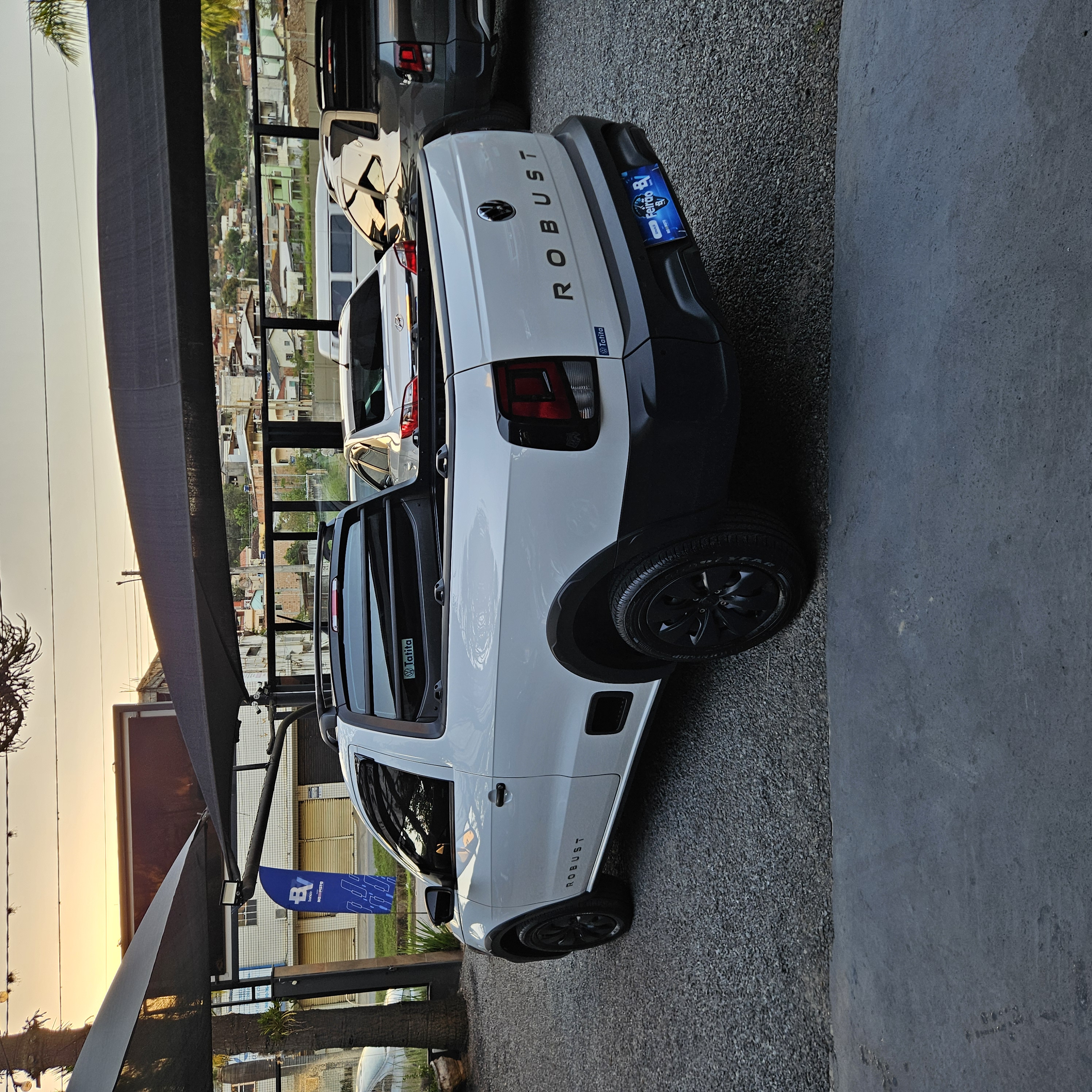 VOLKSWAGEN Saveiro Robust miniatura 7
