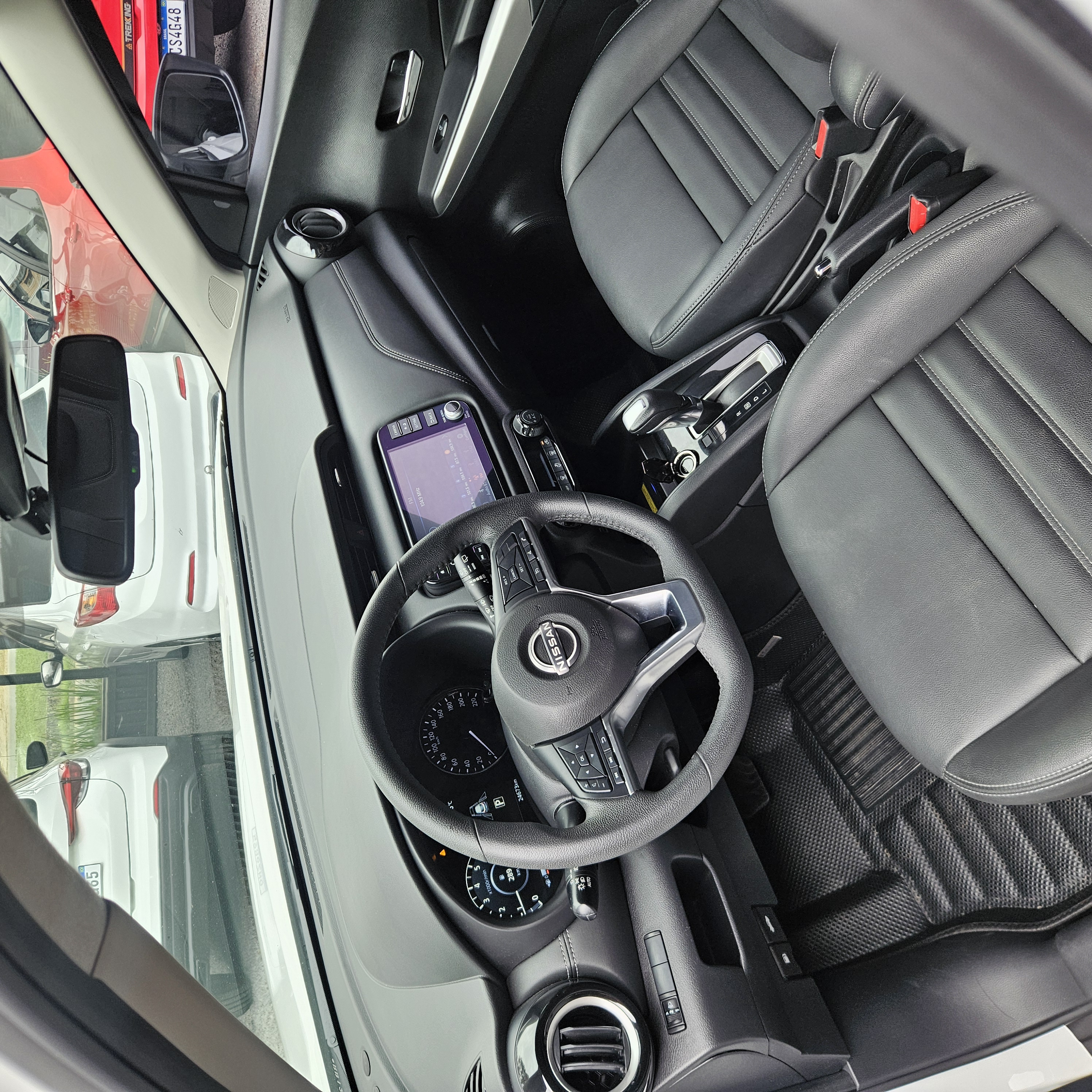 NISSAN Kicks Exclusive miniatura 4
