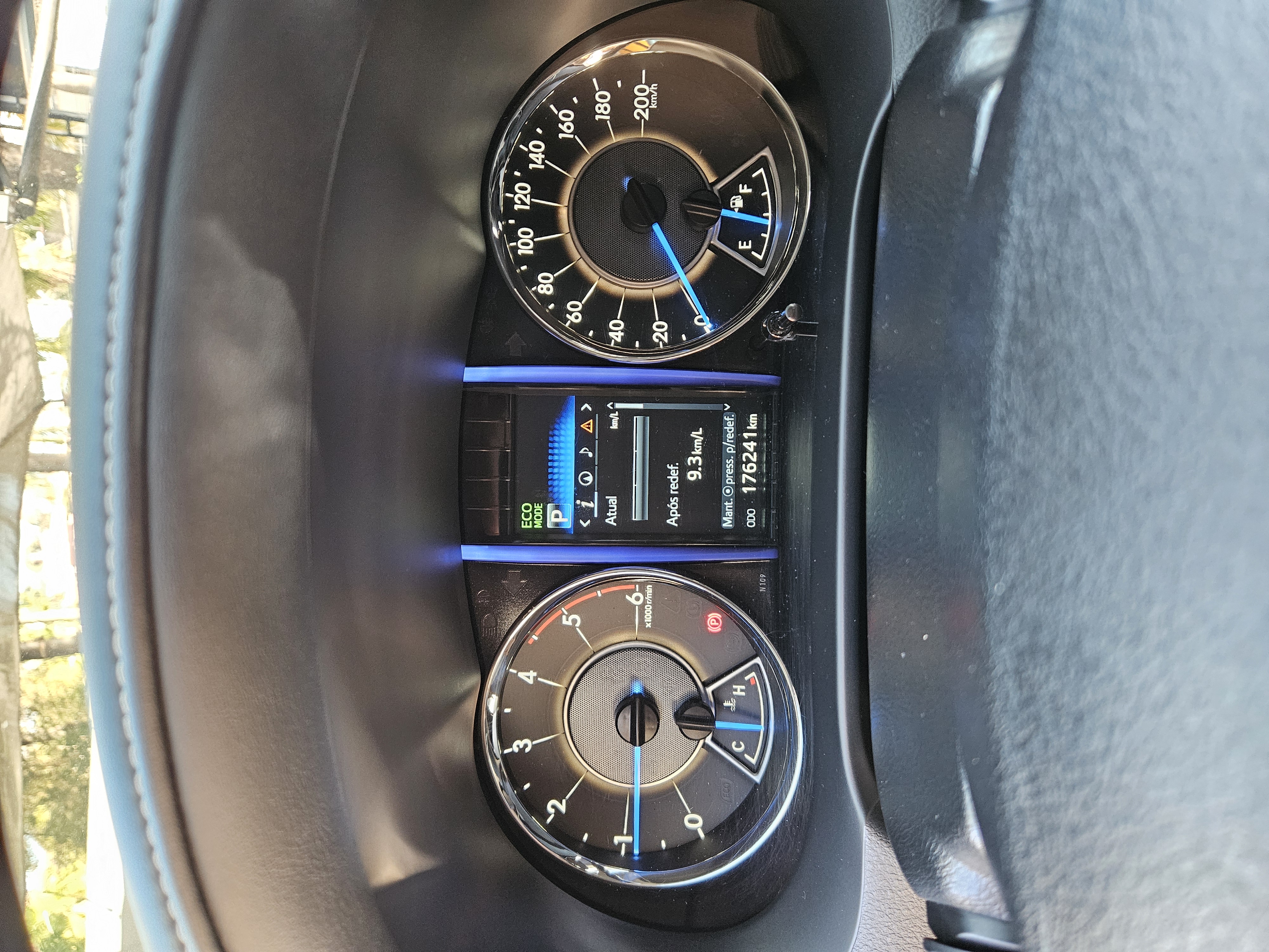 TOYOTA Hilux Sw4 SRX miniatura 5