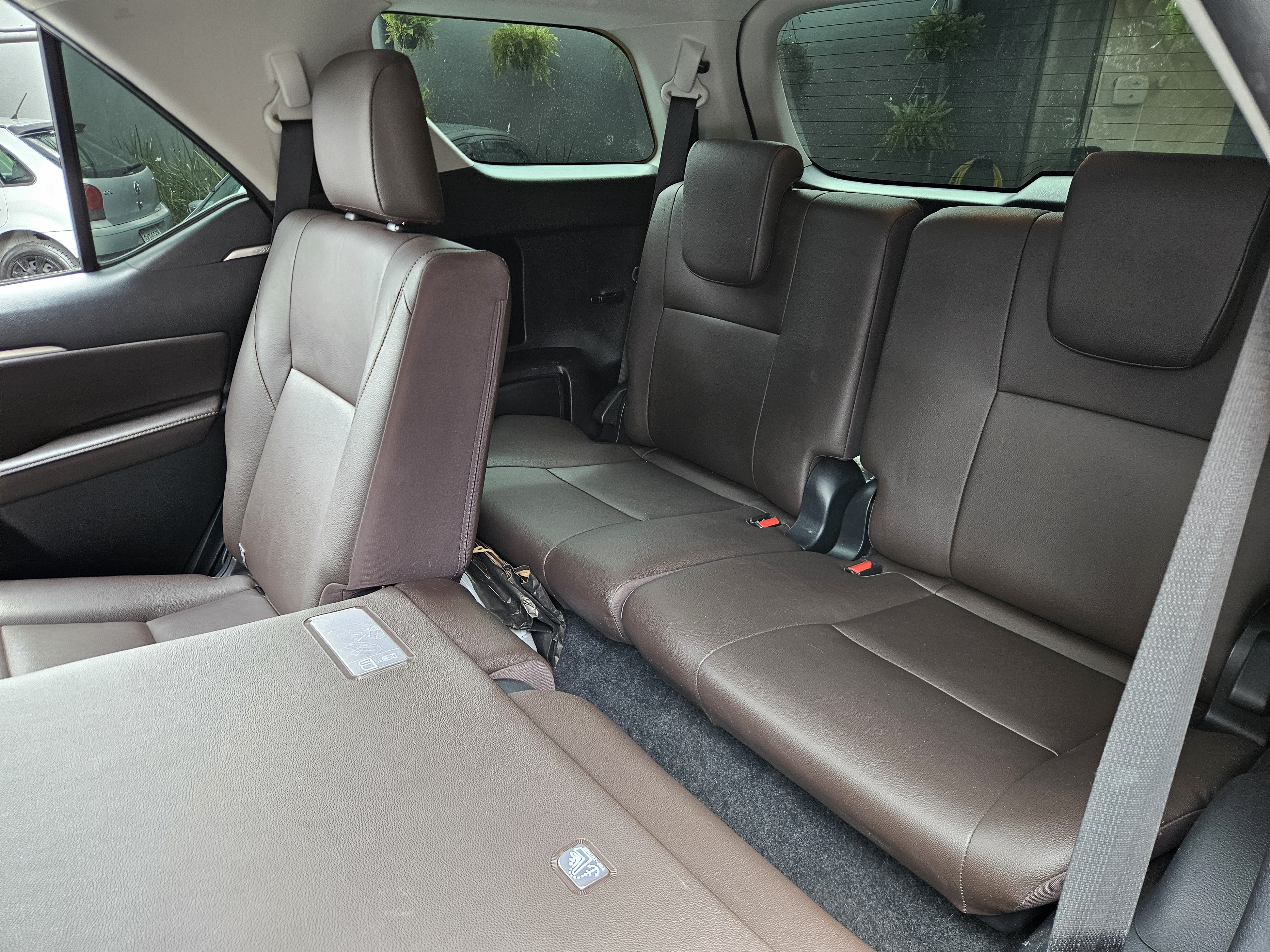 TOYOTA Hilux Sw4 SRV miniatura 8