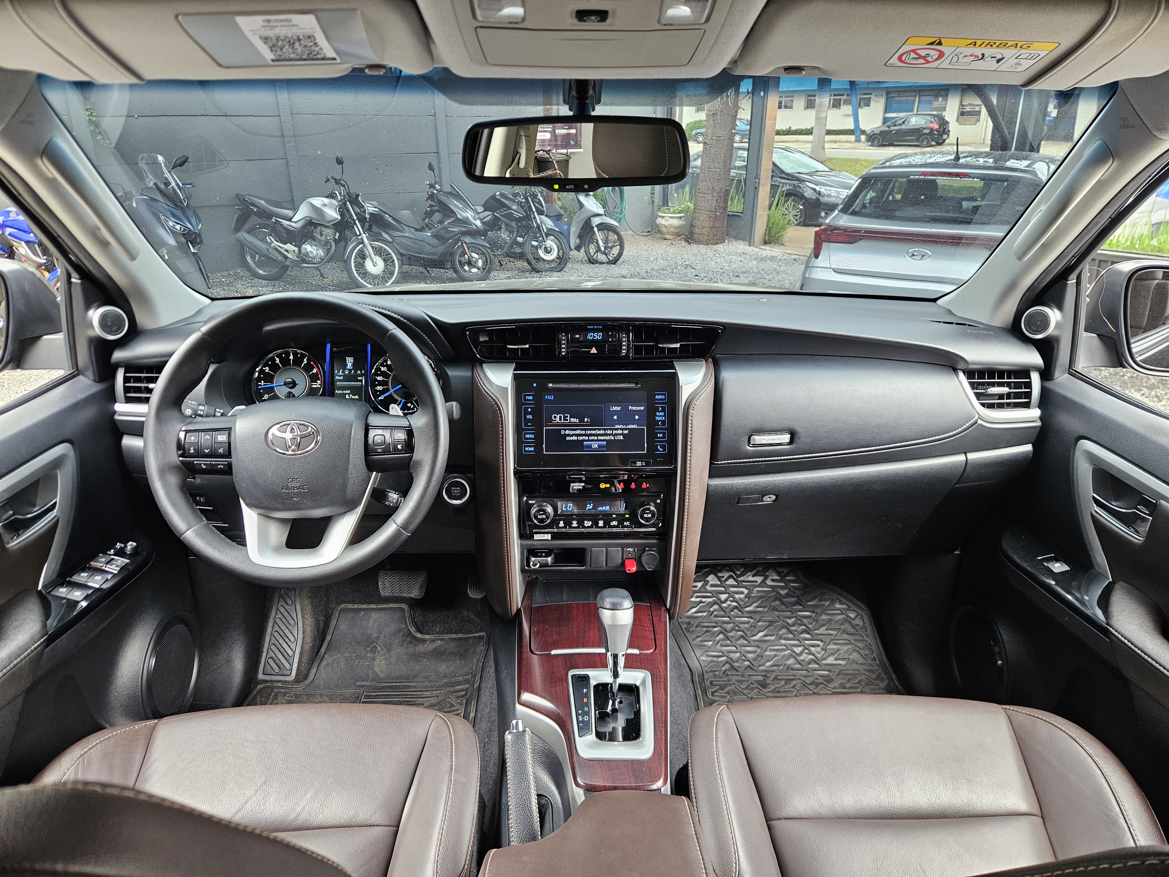 TOYOTA Hilux Sw4 SRV miniatura 6