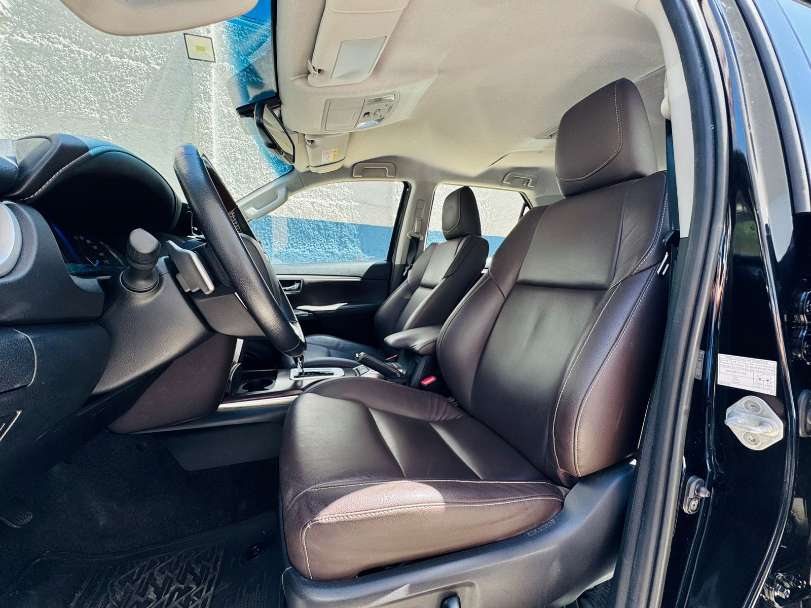 TOYOTA Hilux Sw4 SRV miniatura 7