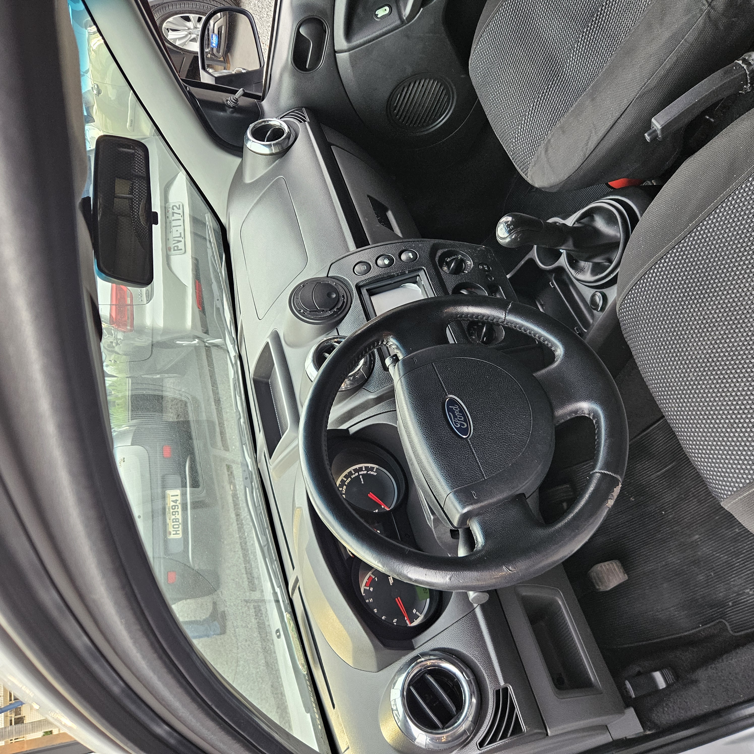 FORD Fiesta Sedan miniatura 4