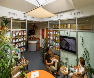 Aura Medical Clinic Facility