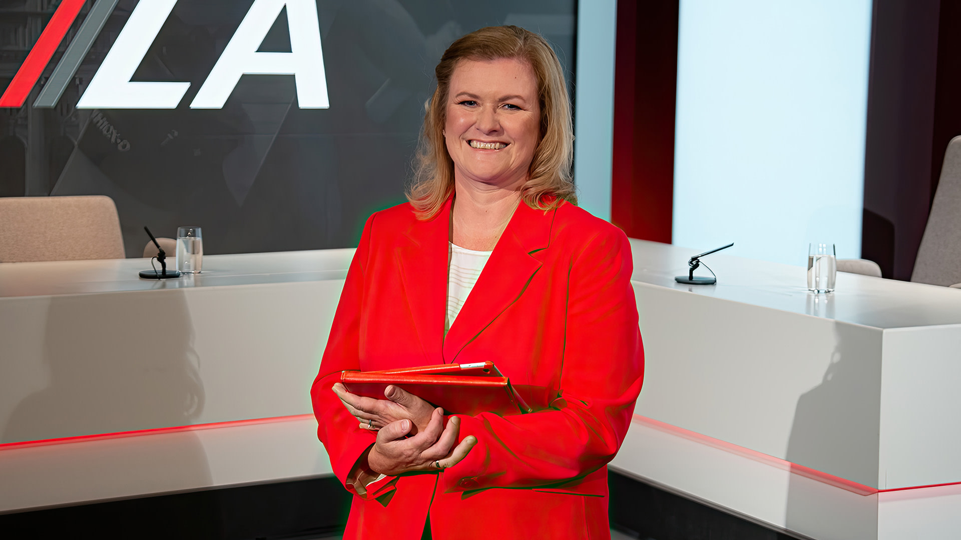 7LÁ