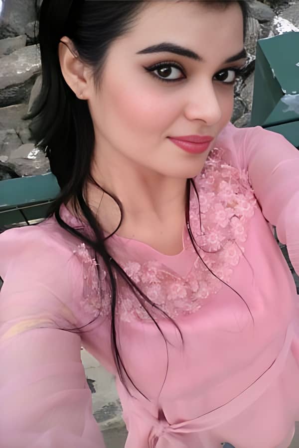 Simran-3 Simran Photo 3