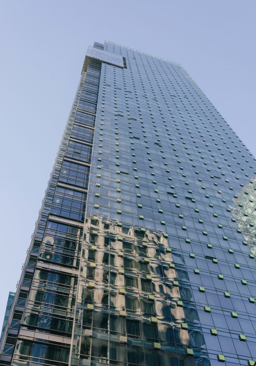 A torre de vidro do número 1128 da West Georgia Street, que abriga o futuro Park Hyatt Vancouver