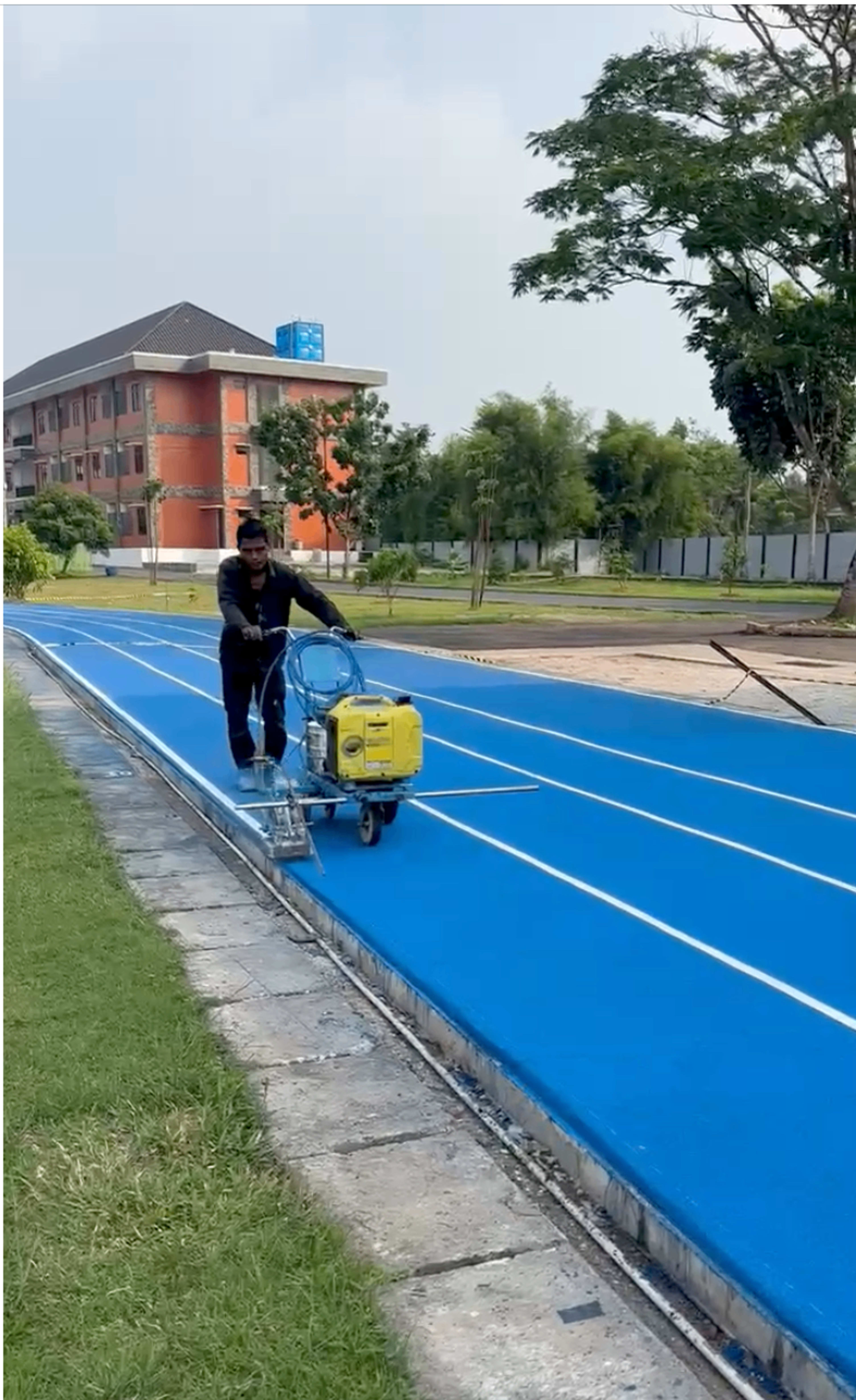 RUBBER RUNNING/JOGGING TRACK PUSDIKLAT TRIMATRA TNI SERPONG