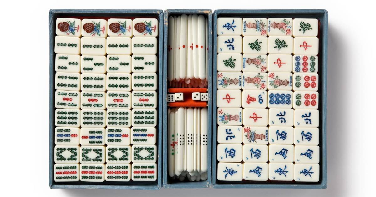 Antique Mahjong Sets: An Antidote to Our Antisocial Internet Society