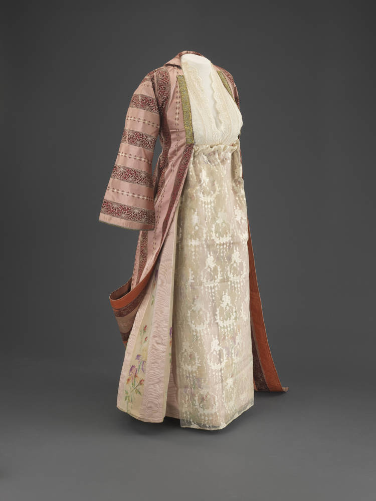 Married woman’s ensemble