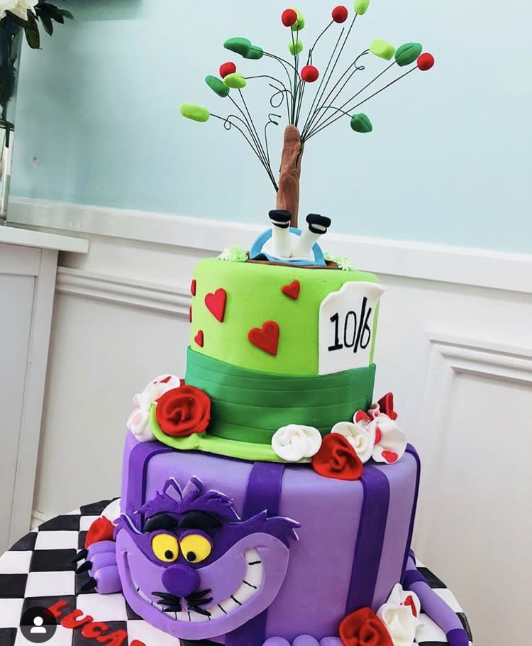 Alice in wonderland cake Alice in wonderland cake