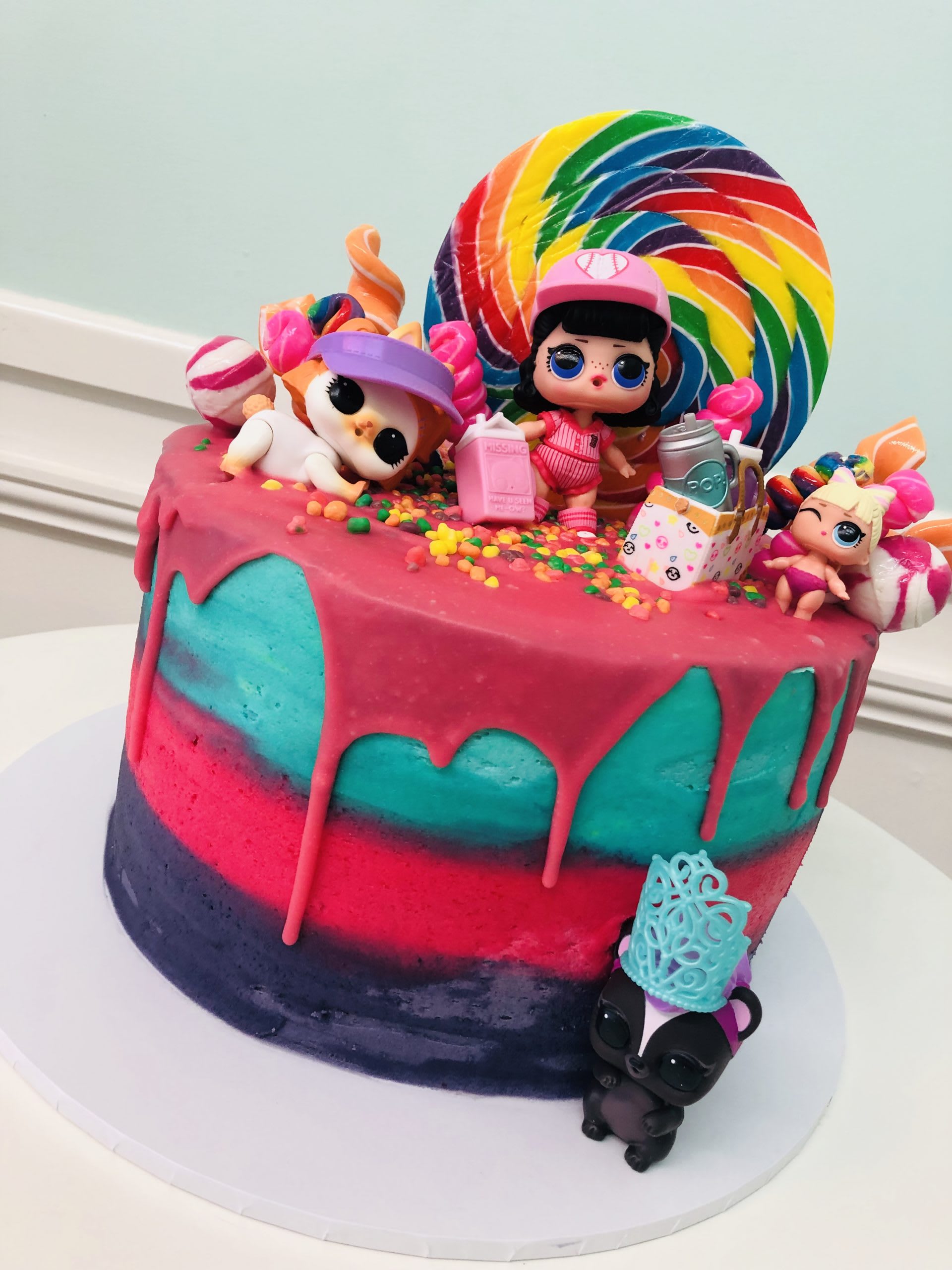 LOL Drip Cake LOL Drip Cake