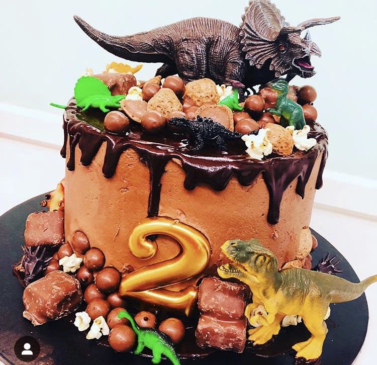 Dinosaur Choc Drip Cakes Dinosaur Choc Drip Cakes