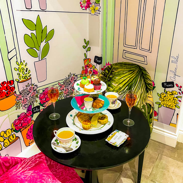 The Gift Experience Cream Afternoon Tea With A Glass Of Champagne For Two At Brigit's Bakery
