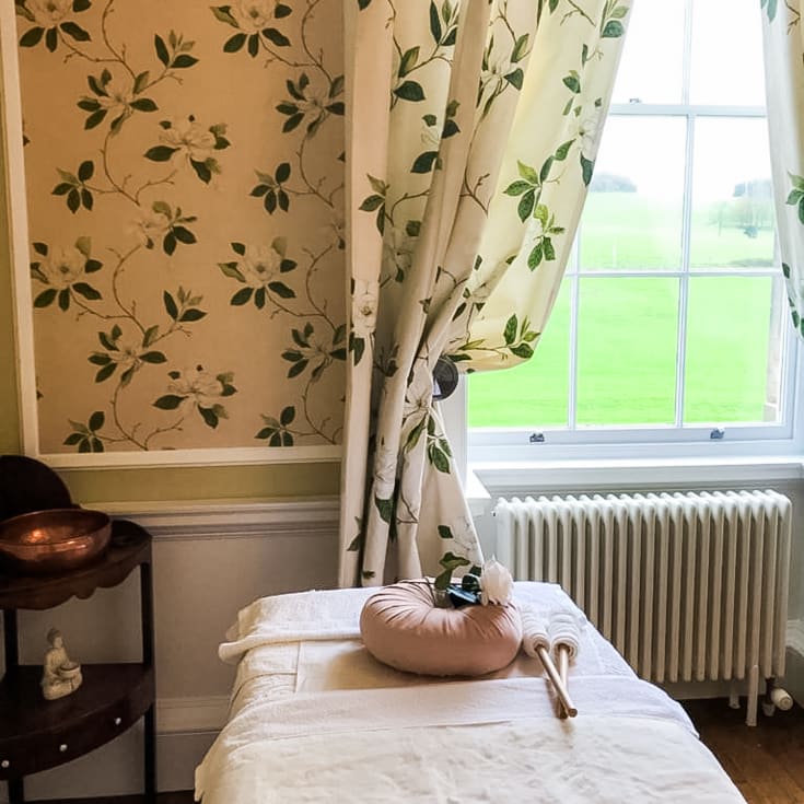 Revitalising Hot Stone Treatment for One at Pende Aesthetics product image