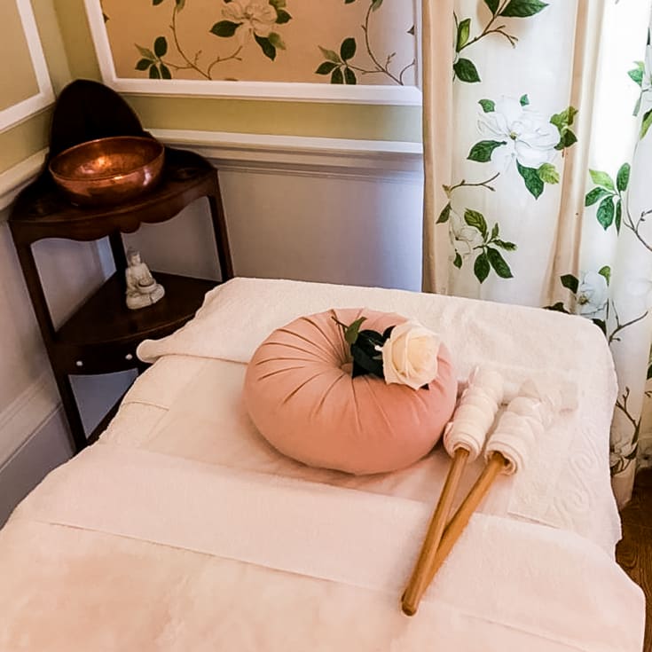 Revitalising Hot Stone Treatment for One at Pende Aesthetics product image