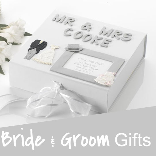 https://res.cloudinary.com/the-gift-experience/image/upload/v1772013846/web/blog/bride_and_groom5.jpg