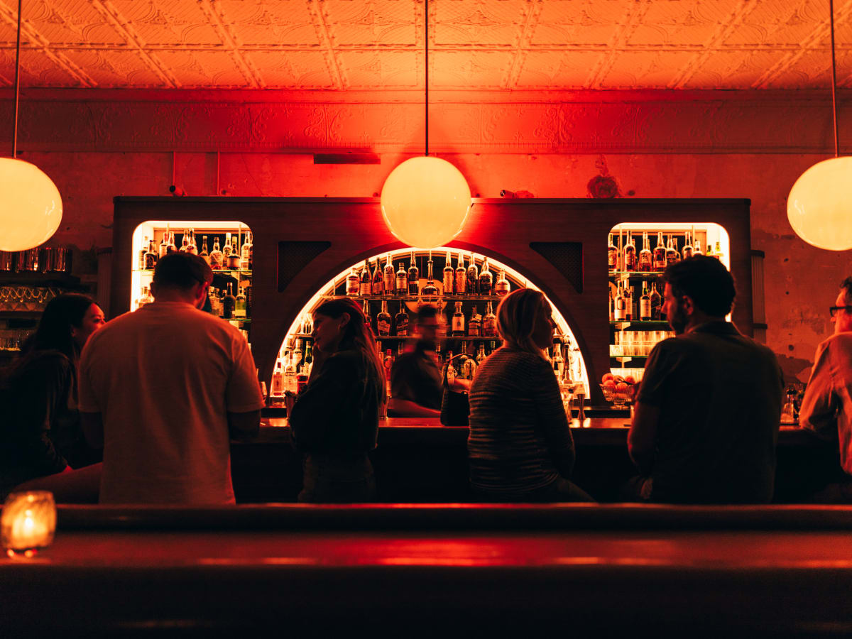 Howards Bar and Club — Clarksville
