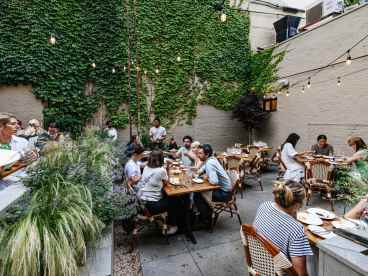 Bar Vinazo by Kate Previte