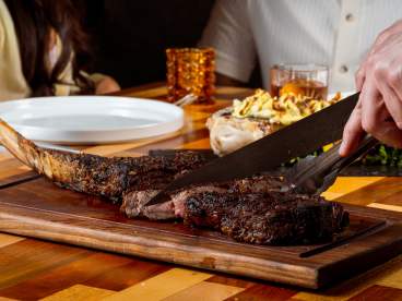 SĒR Steak + Spirits by TheRealFoodTour