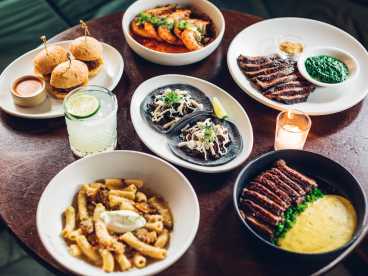 Comodo by Emily Schindler