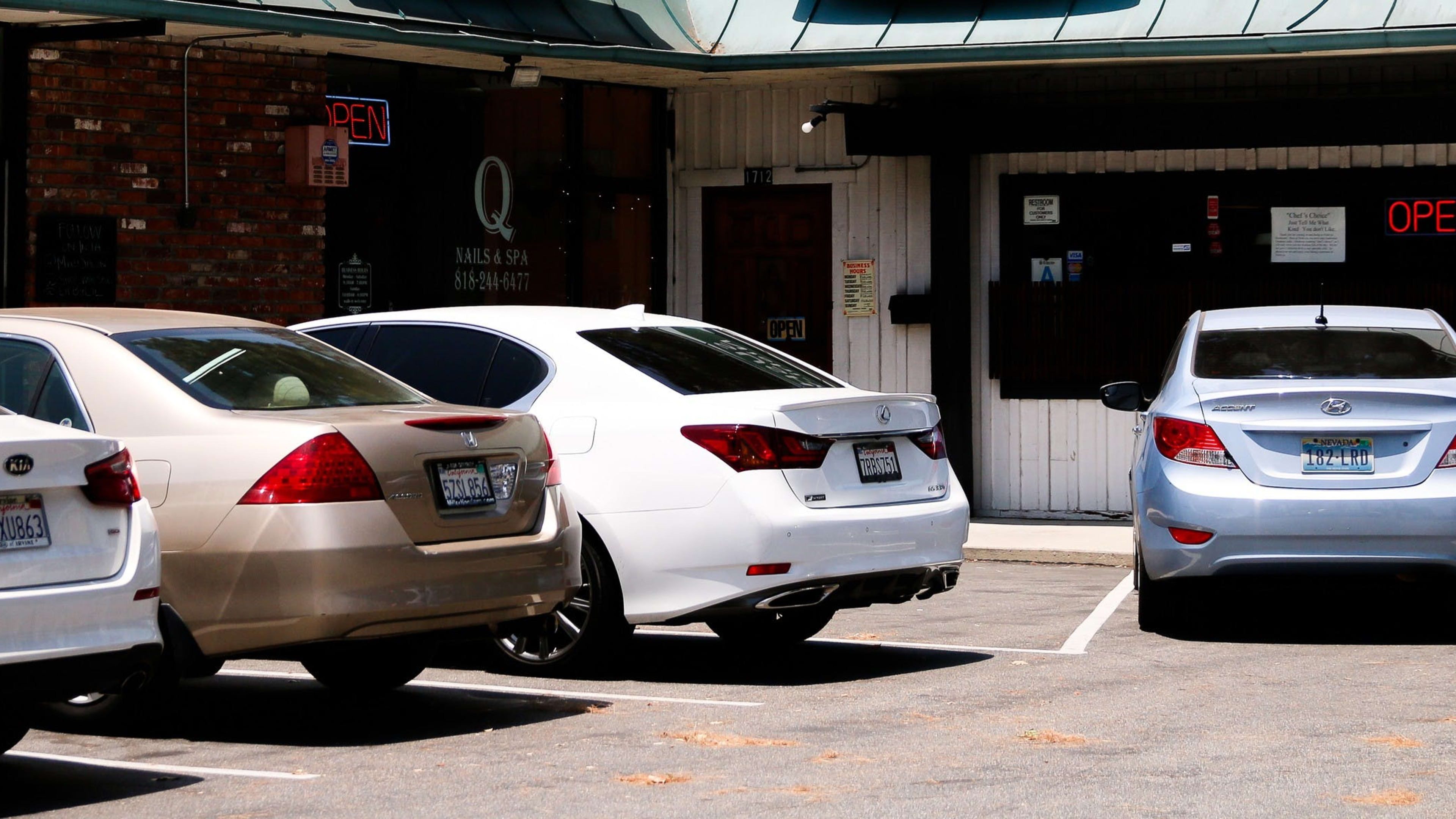 LA Restaurants With Drive-Thrus And Curbside Pick-Up  image