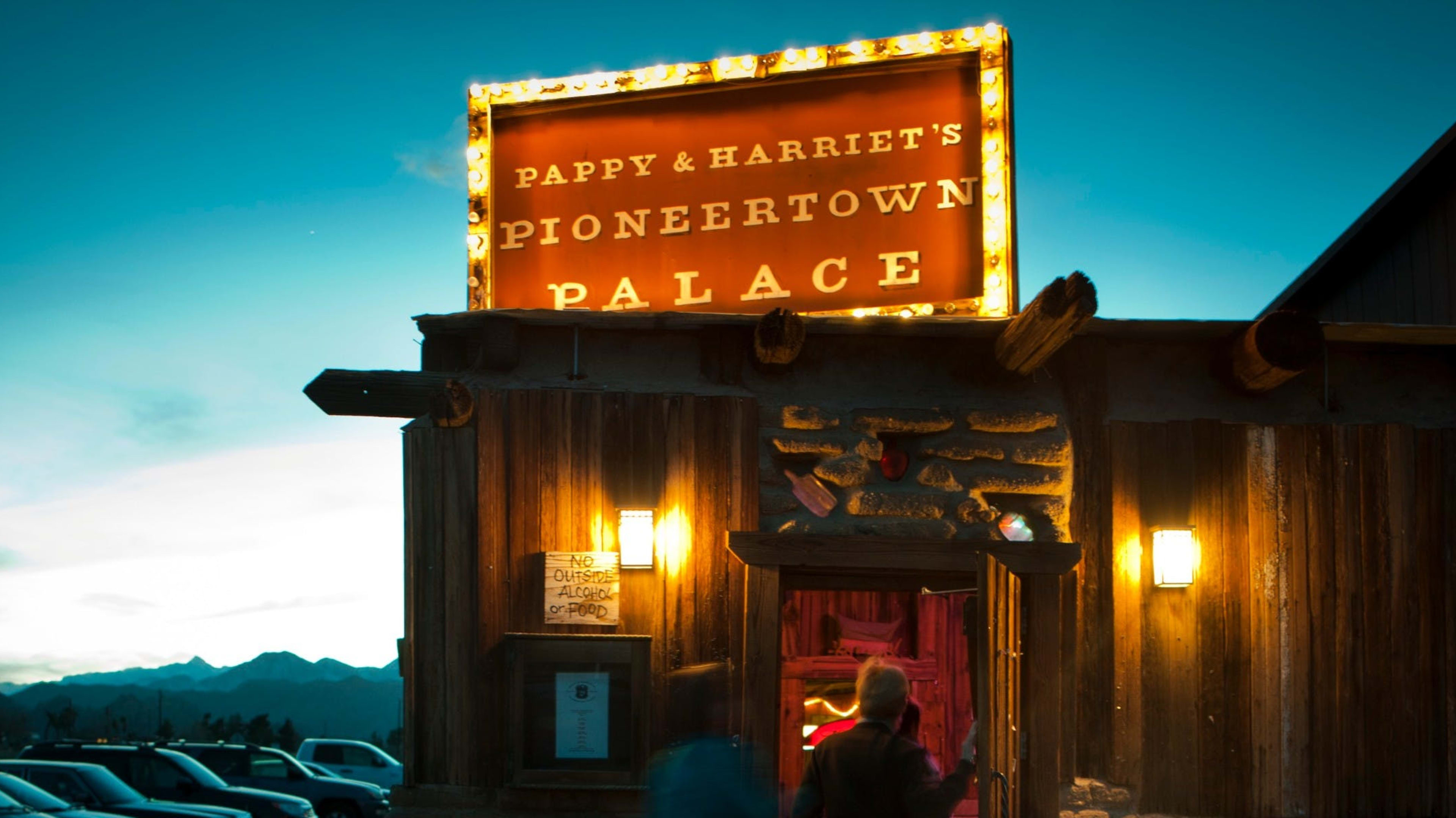 Out There Bar Review Joshua Tree Los Angeles The Infatuation