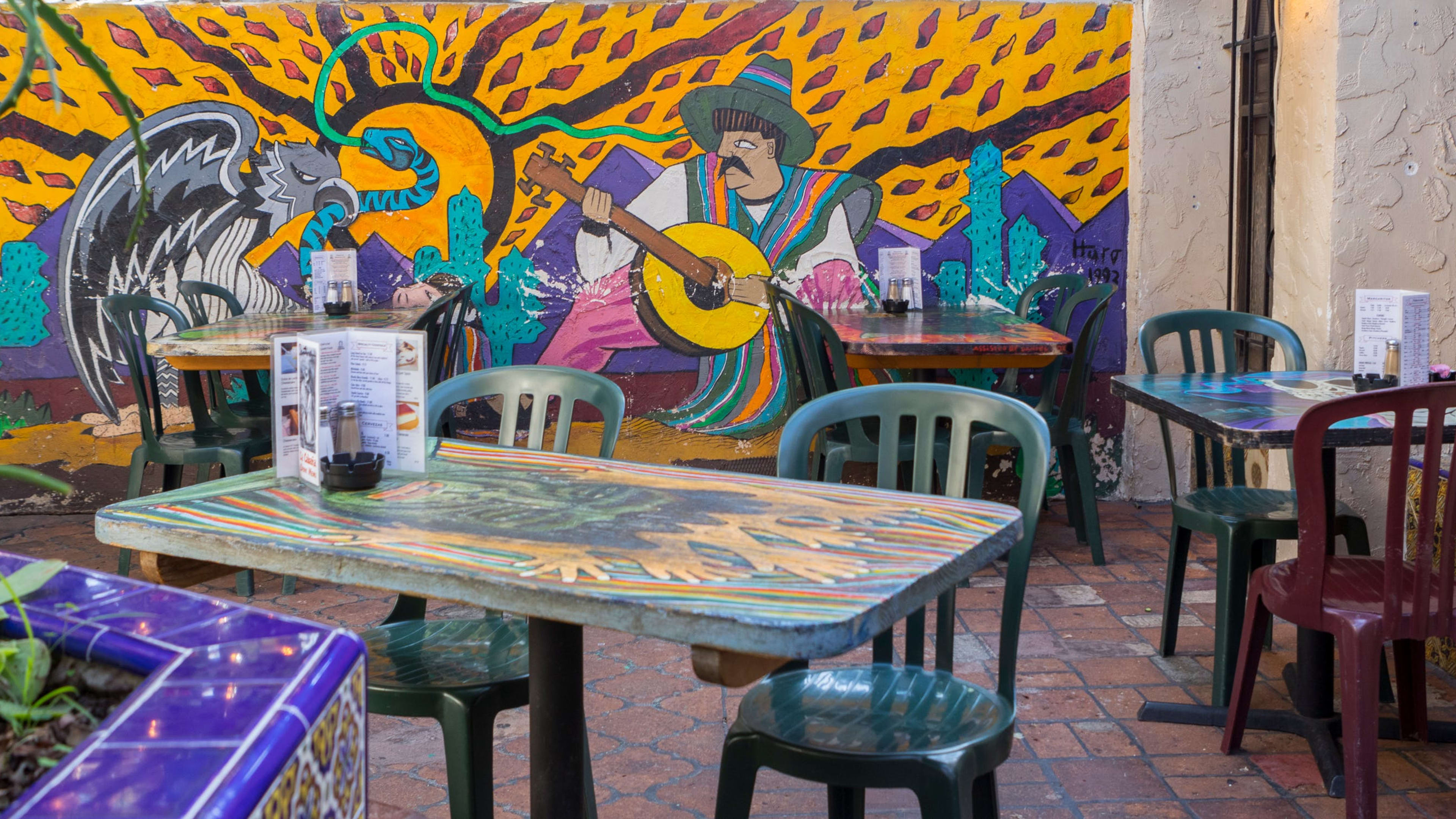 Where To Eat Mexican Food Outside In LA image