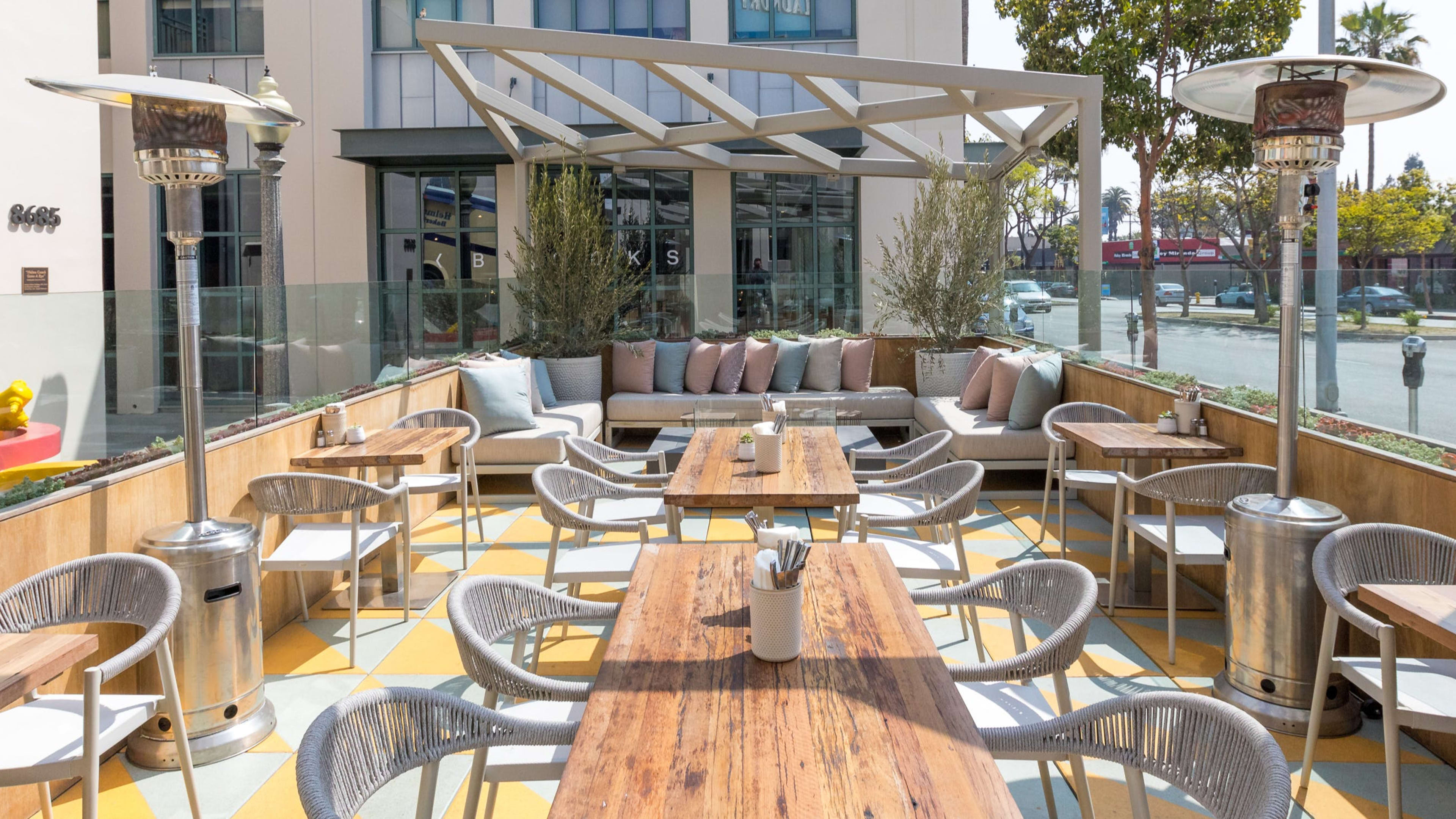 Where To Eat Outside In Culver City image