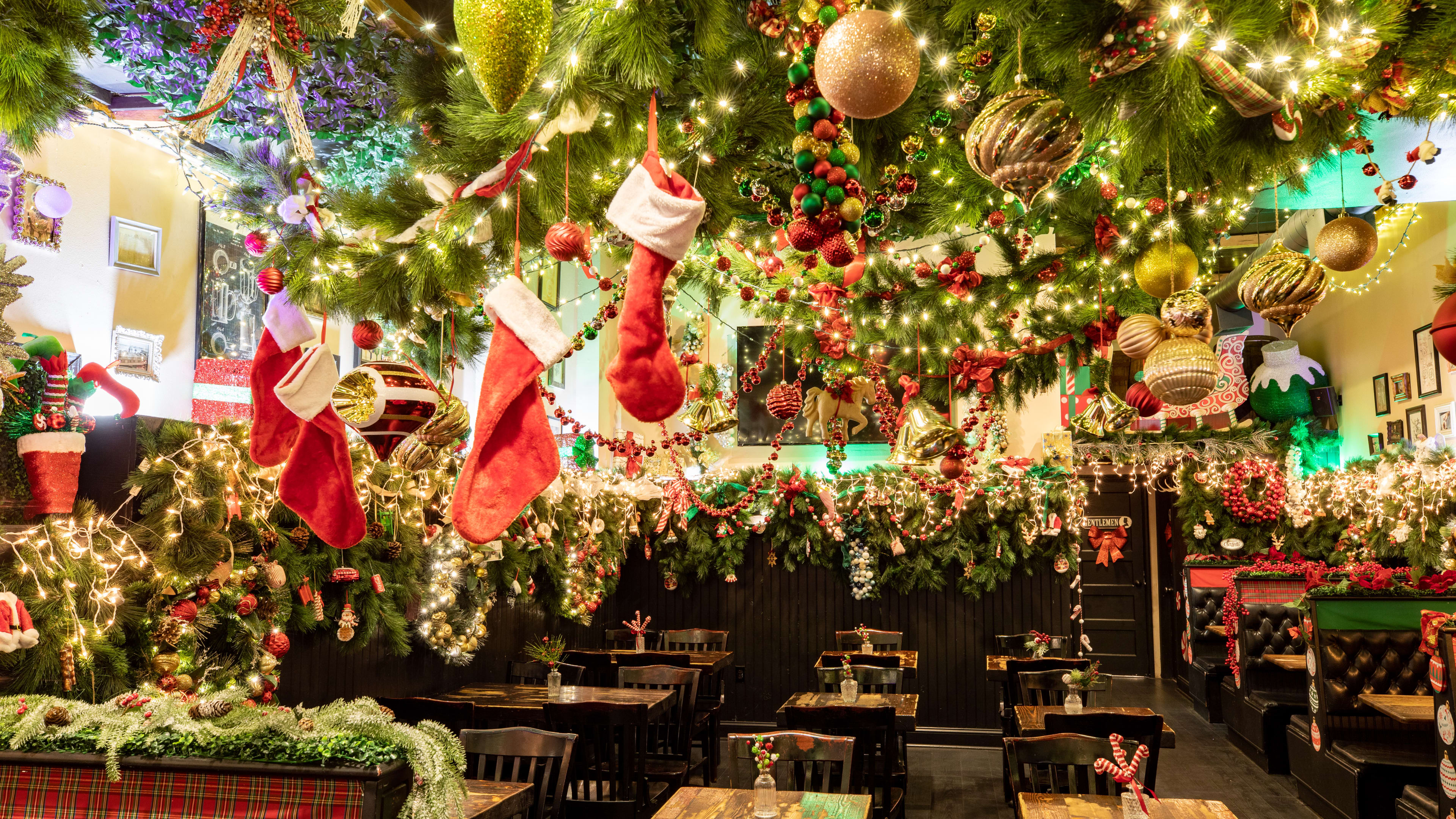 Philly’s Best Winter Bars, Ranked By Christmas Spirit  image