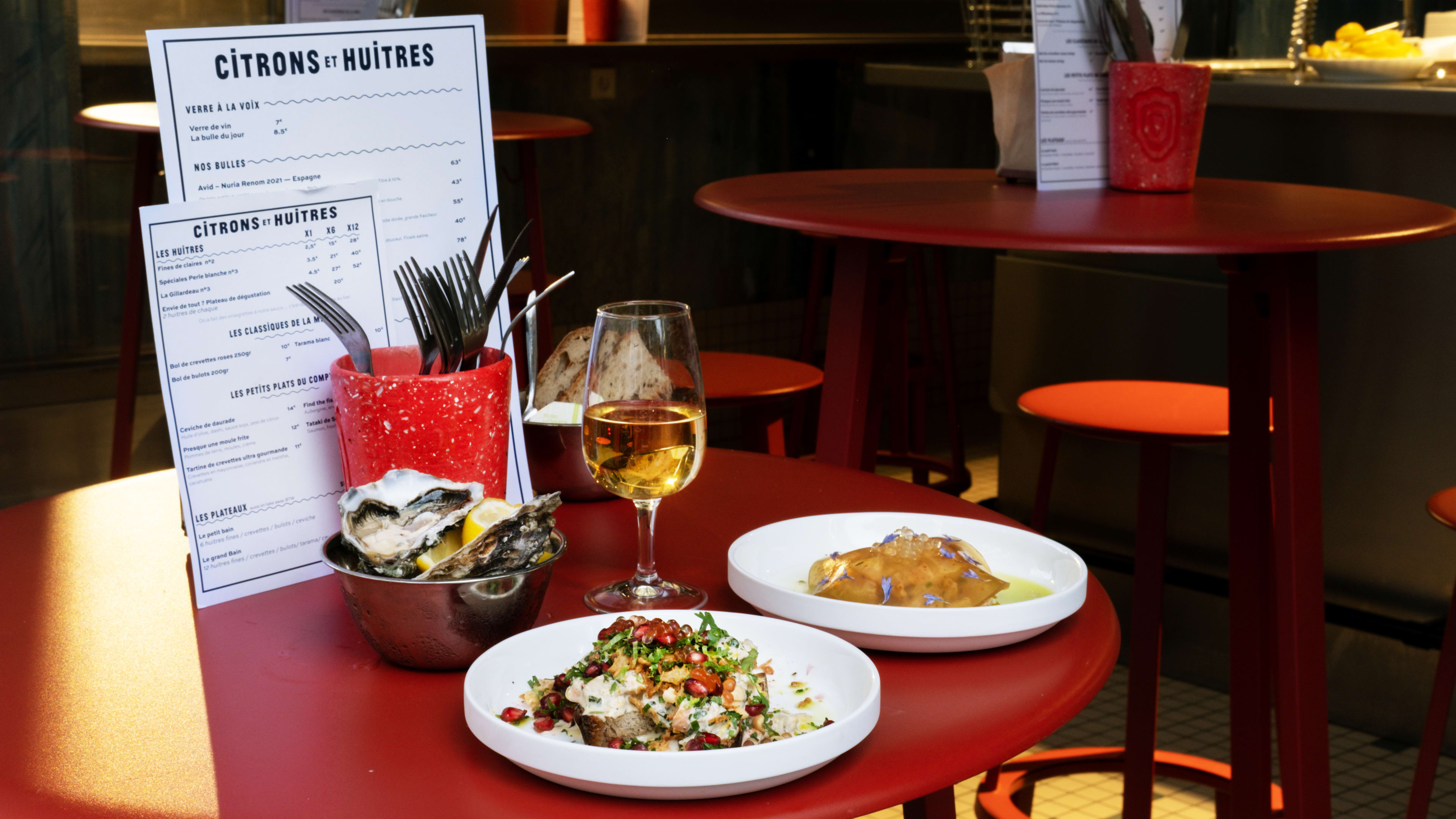 The Post-Sightseeing Oyster Bar In Montmartre image