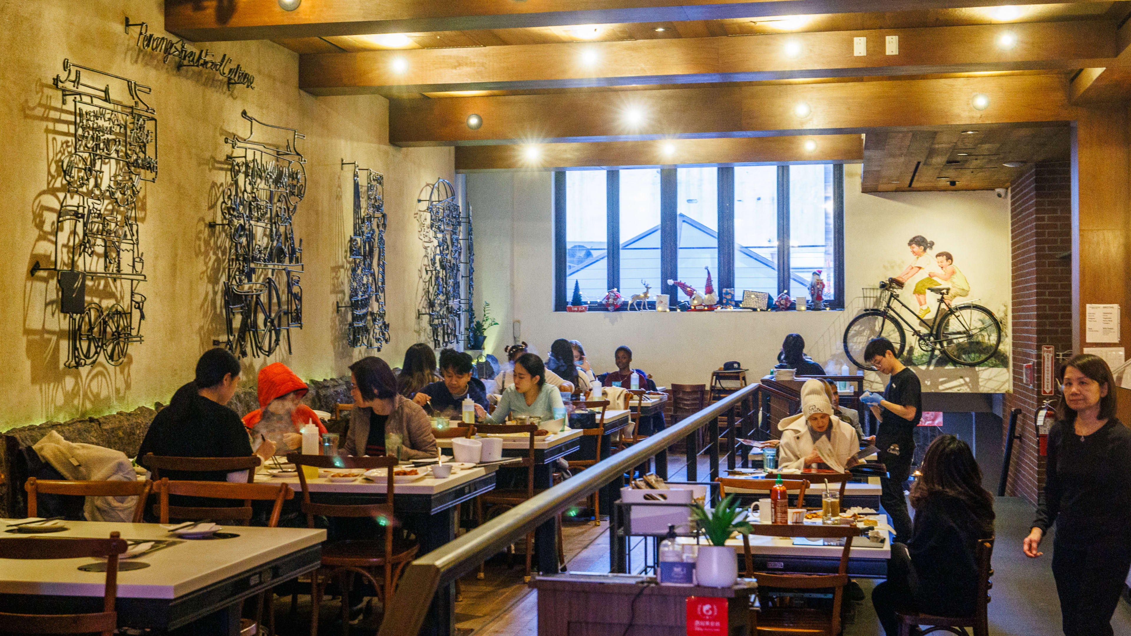 Hometown hotpot interior