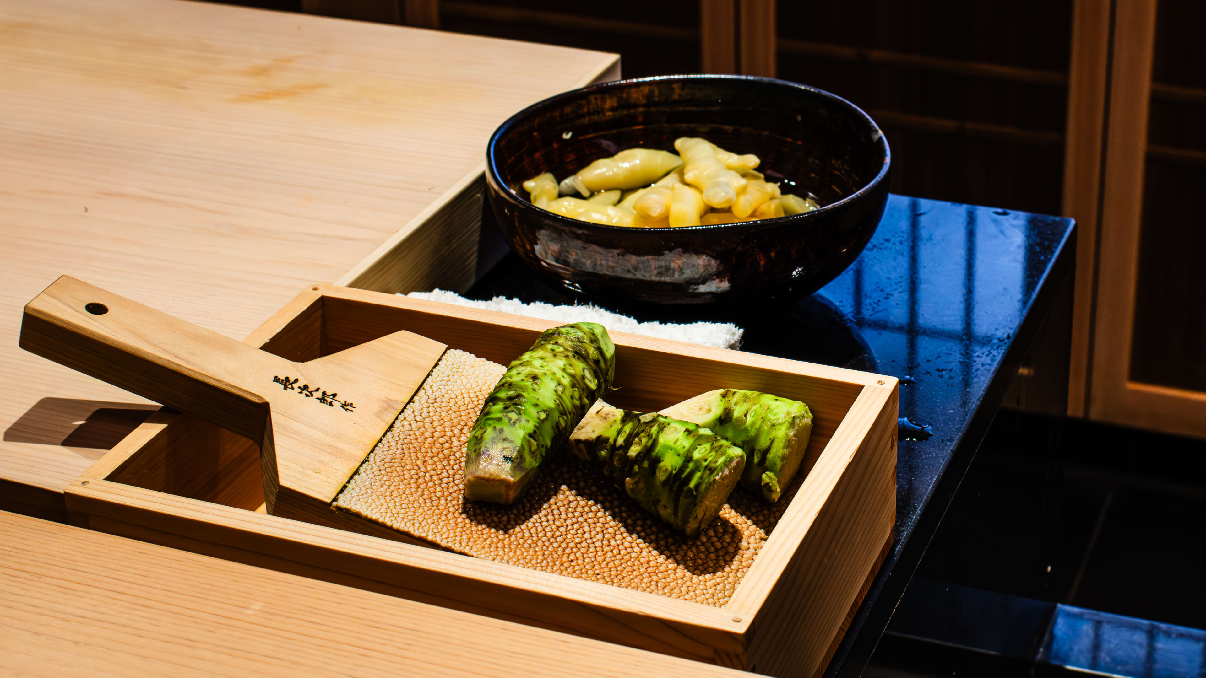 The ginger and traditional grater at Sushi Kanesaka.