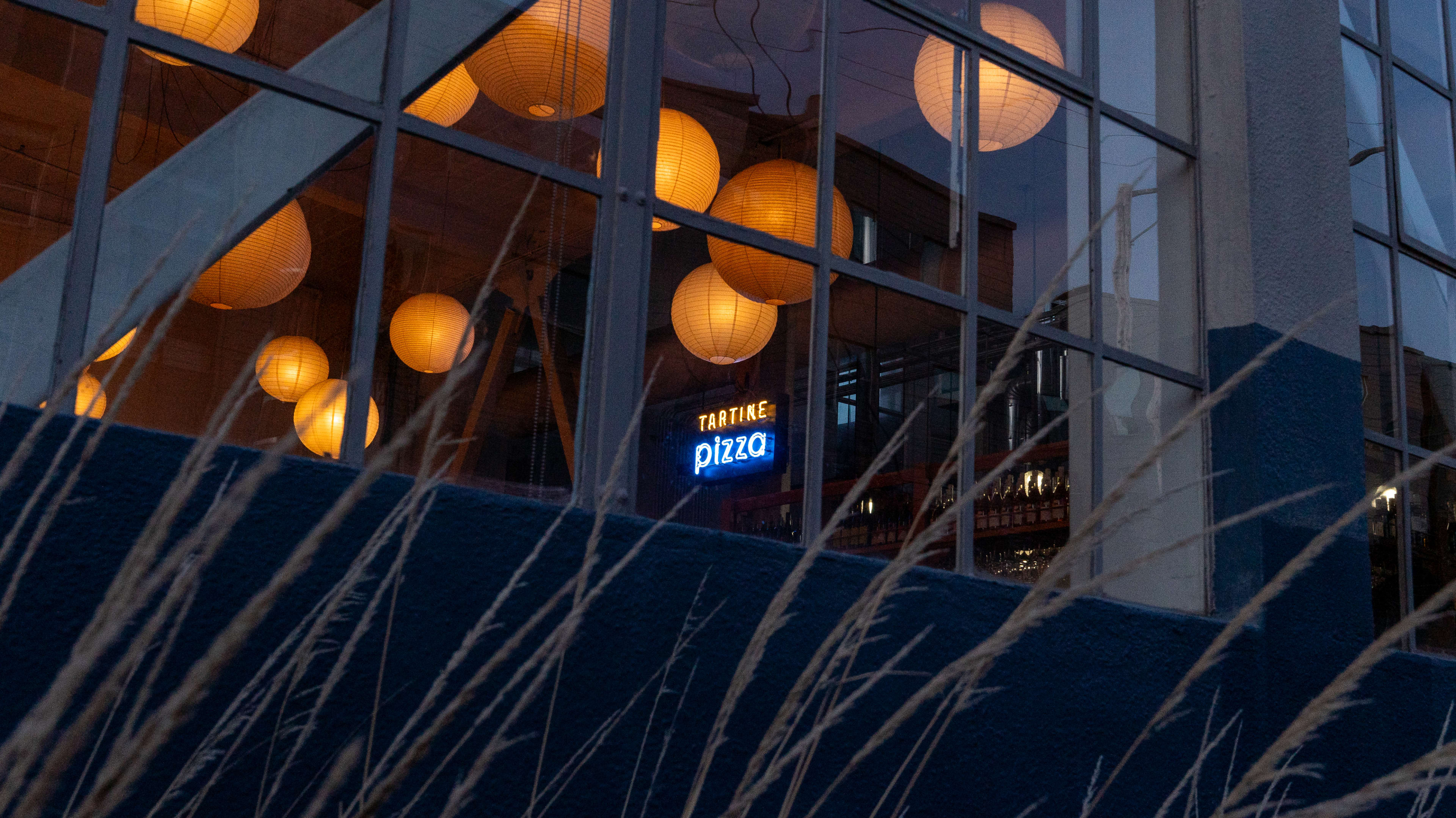 The sign reading "Tartine Pizza" at Tartine Manufactory