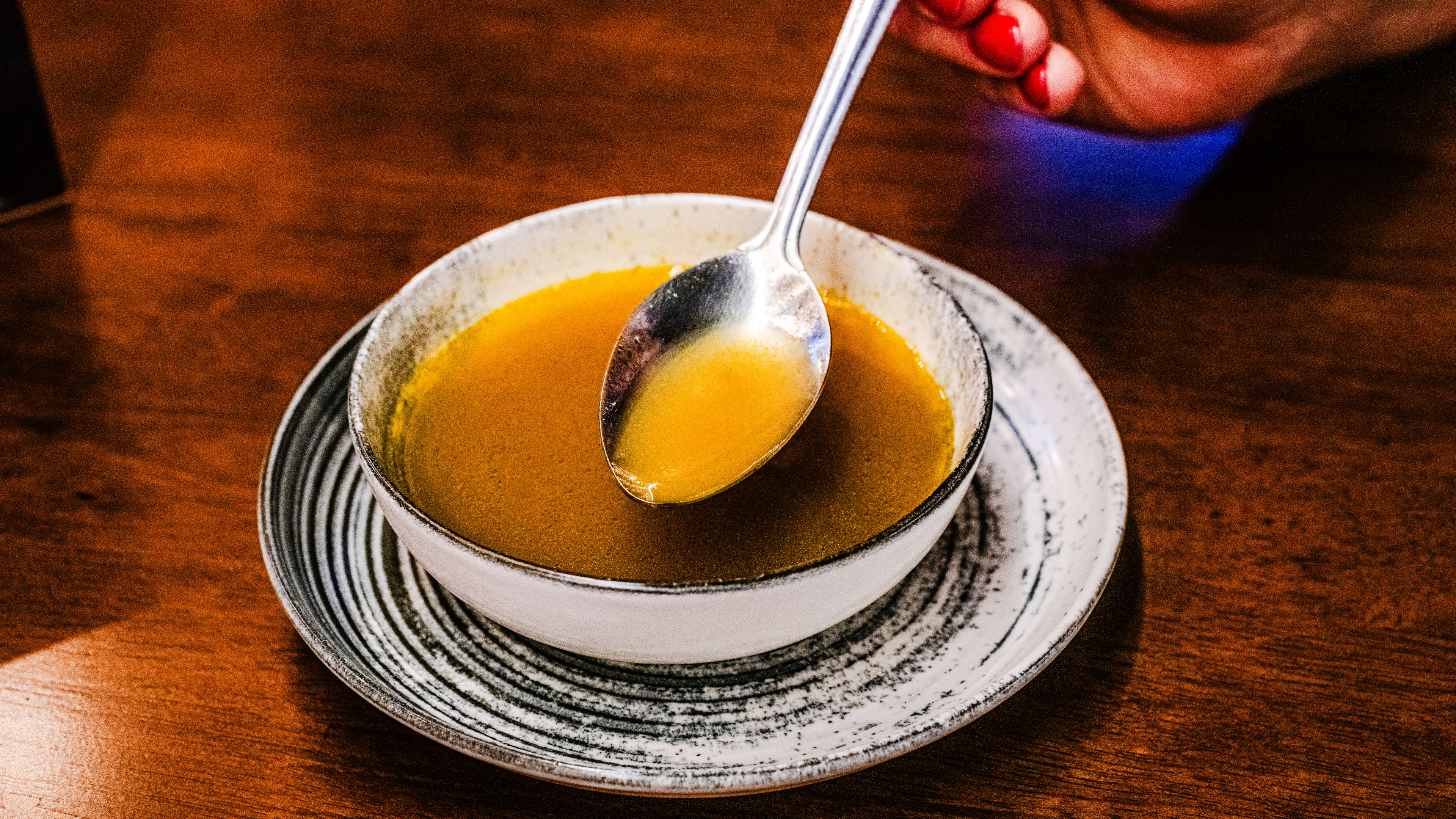 A brown broth Yemeni soup.