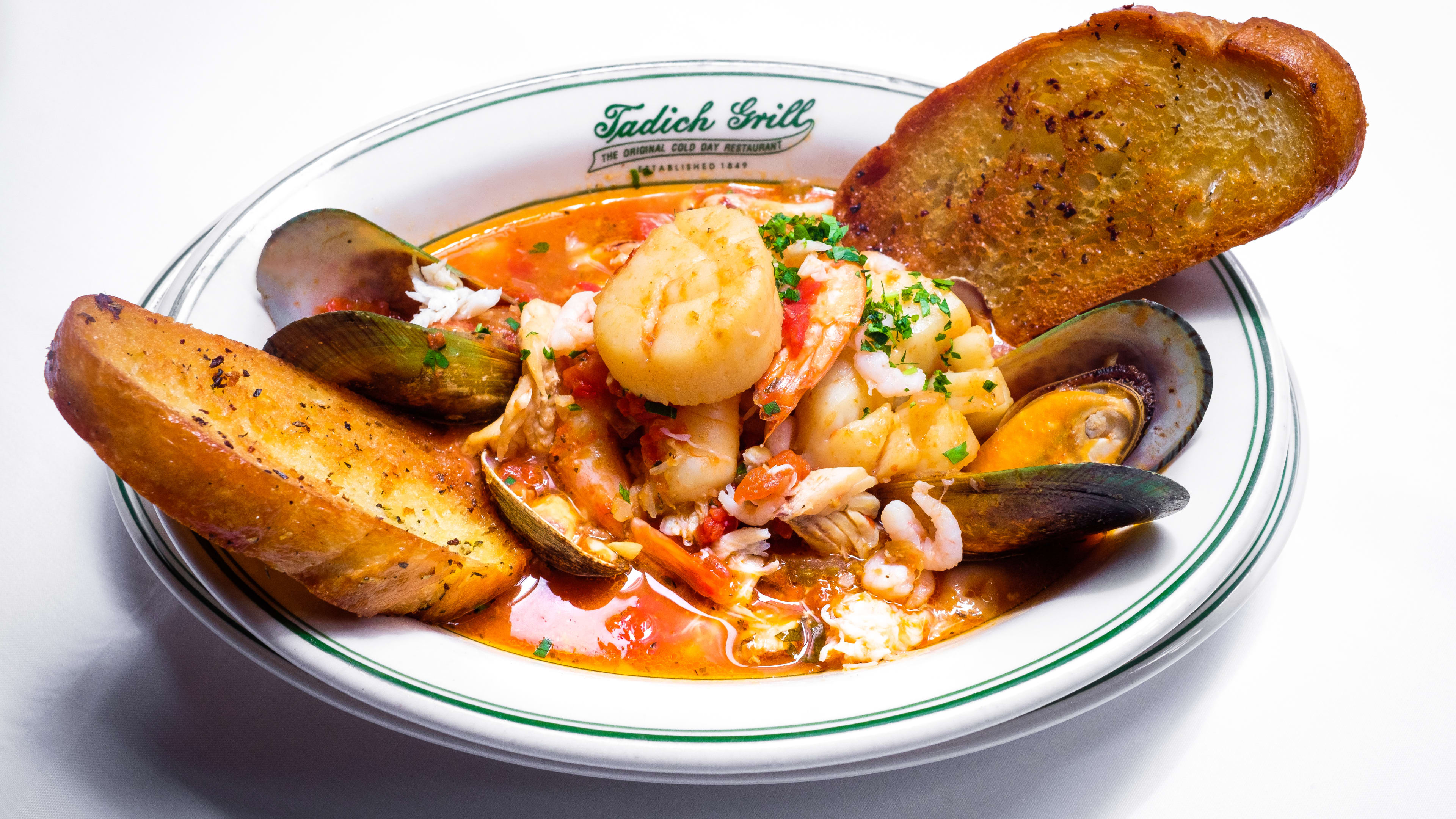 The cioppino and garlic bread at Tadich Grill