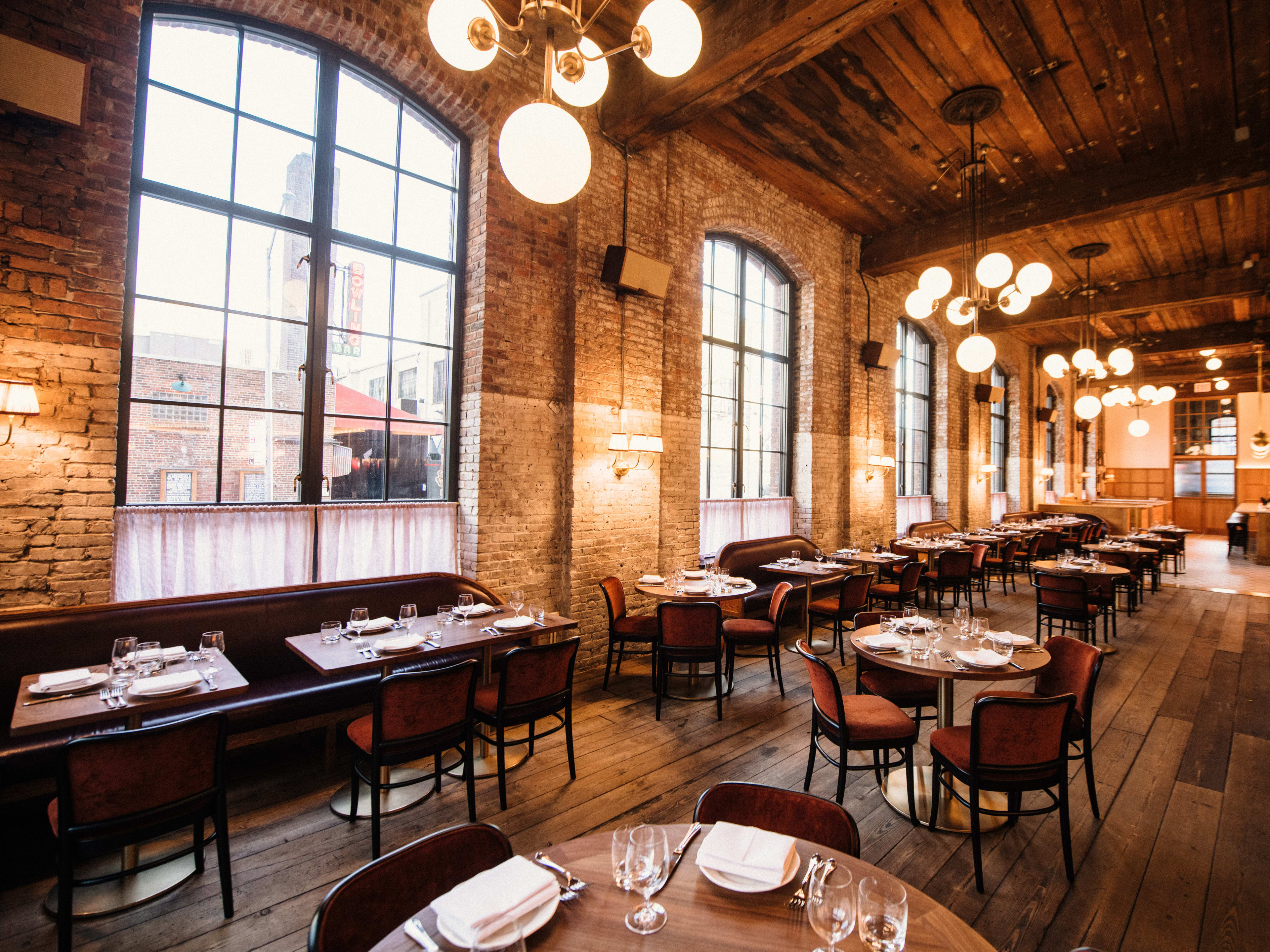 16 Spacious NYC Restaurants Where You Won't Have To Eat Inches From A Stranger guide image