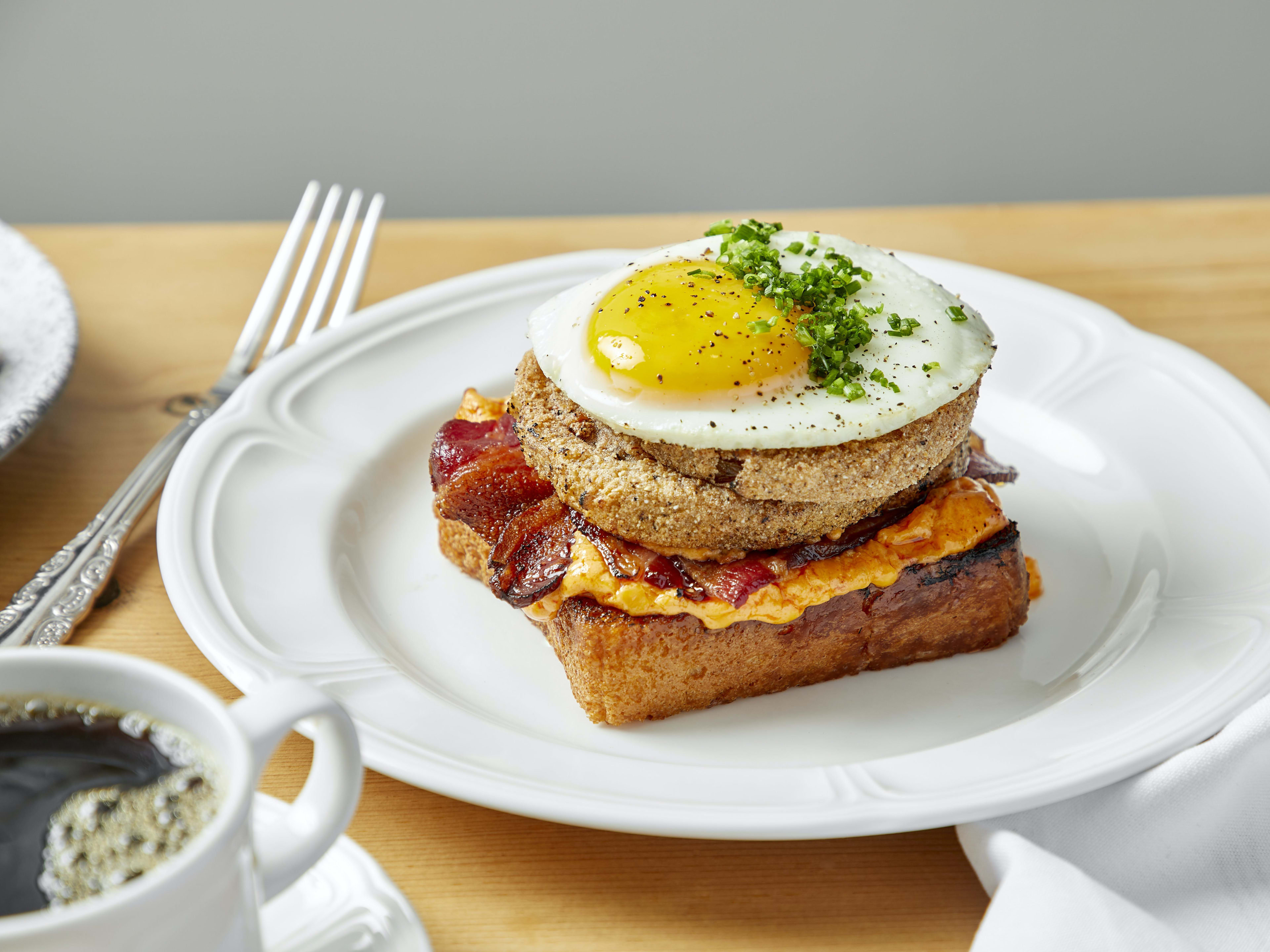 10 Coffee Shops Open Late In Chicago Chicago The Infatuation