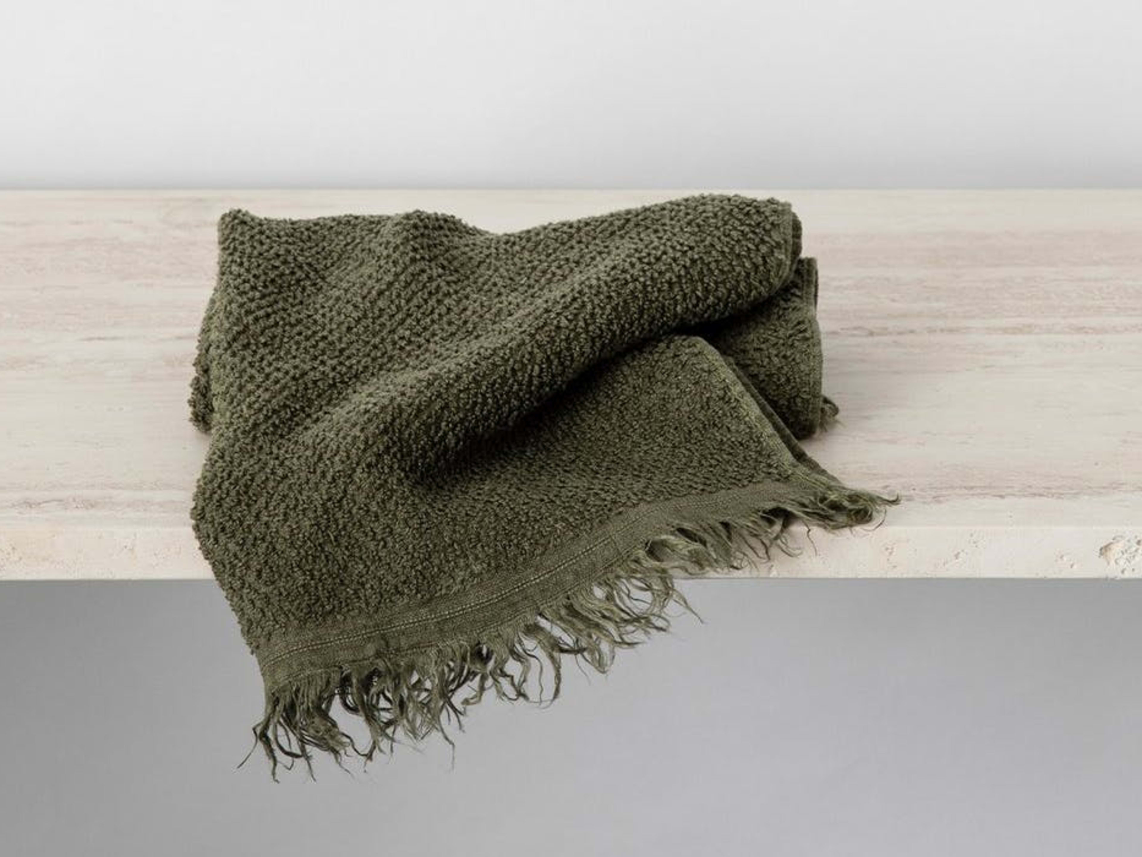 What Are The Best, Most Luxurious Guest Hand Towels? Product