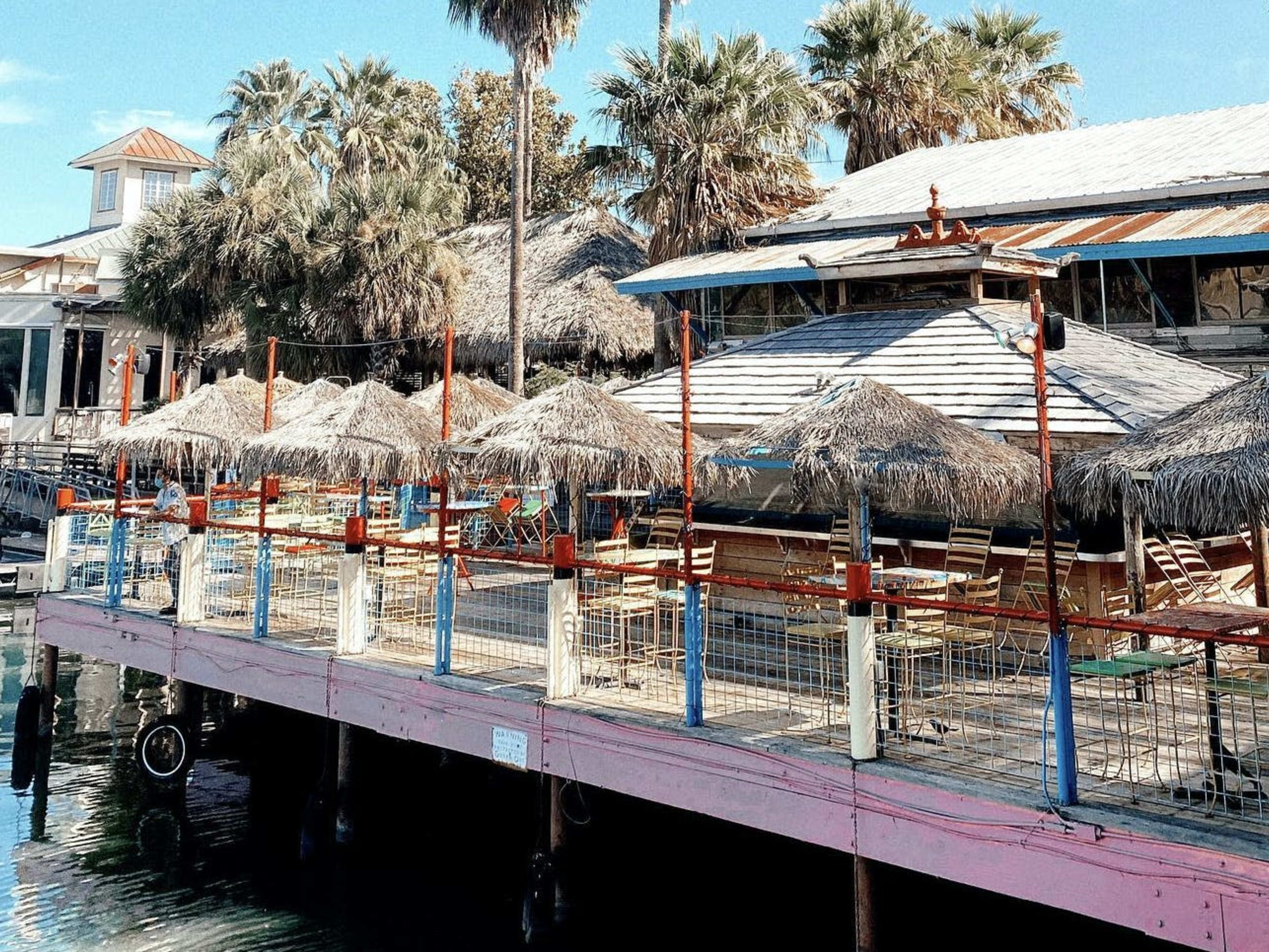 Hula Hut Lake Austin Blvd Austin The Infatuation