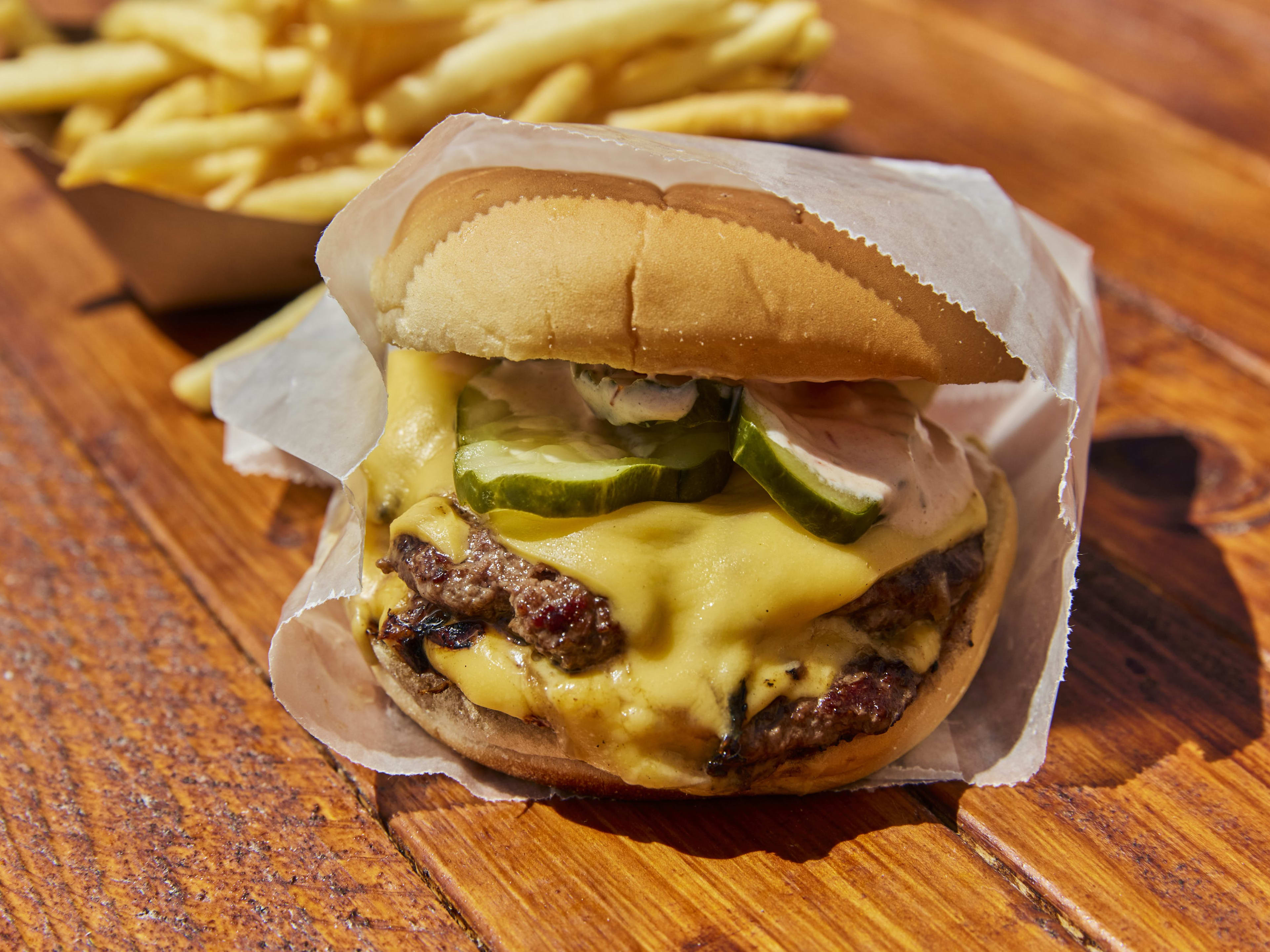 The Best Burgers In LA guide image