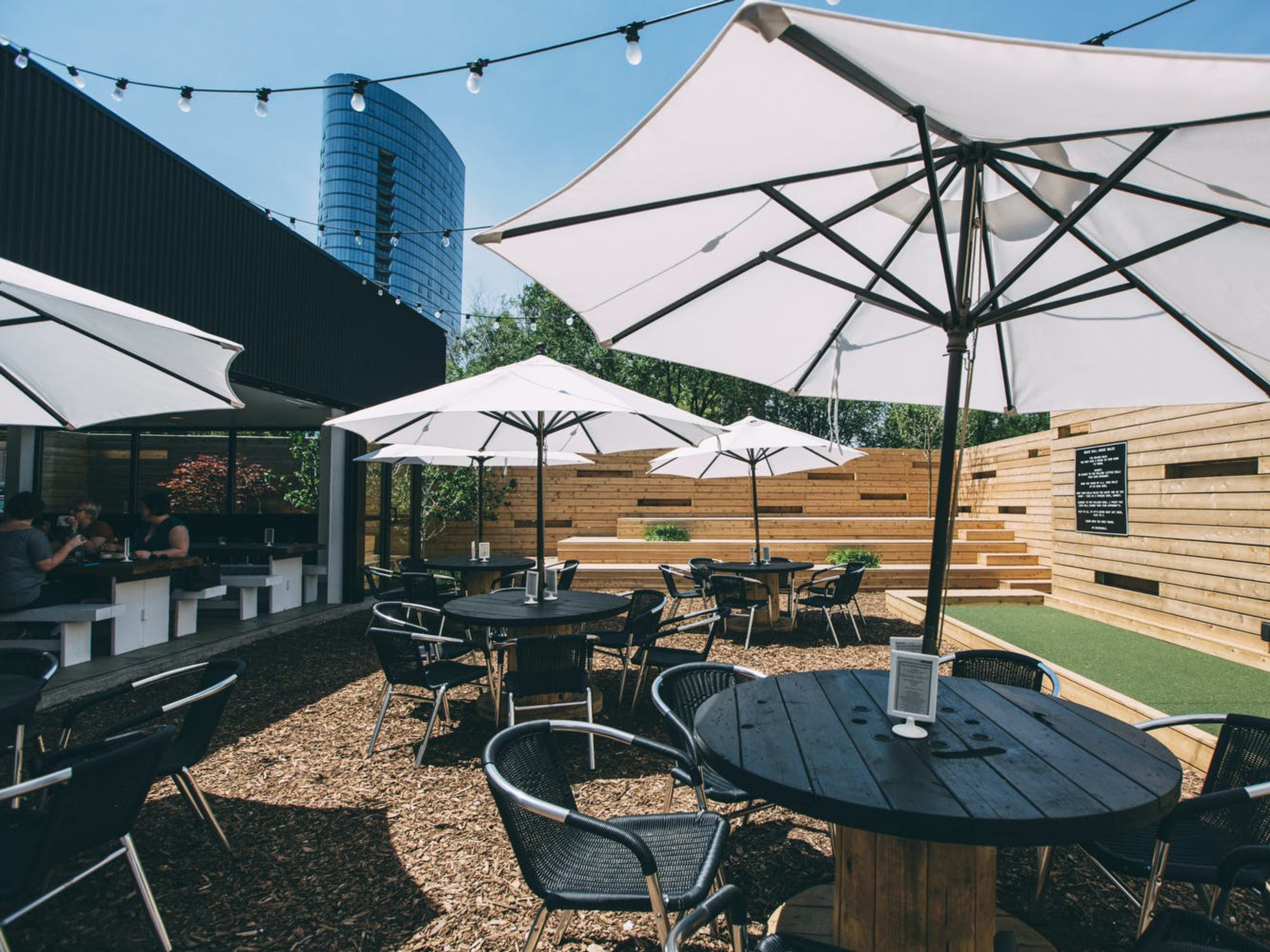 Where To Eat And Drink With Your Dog Chicago The Infatuation