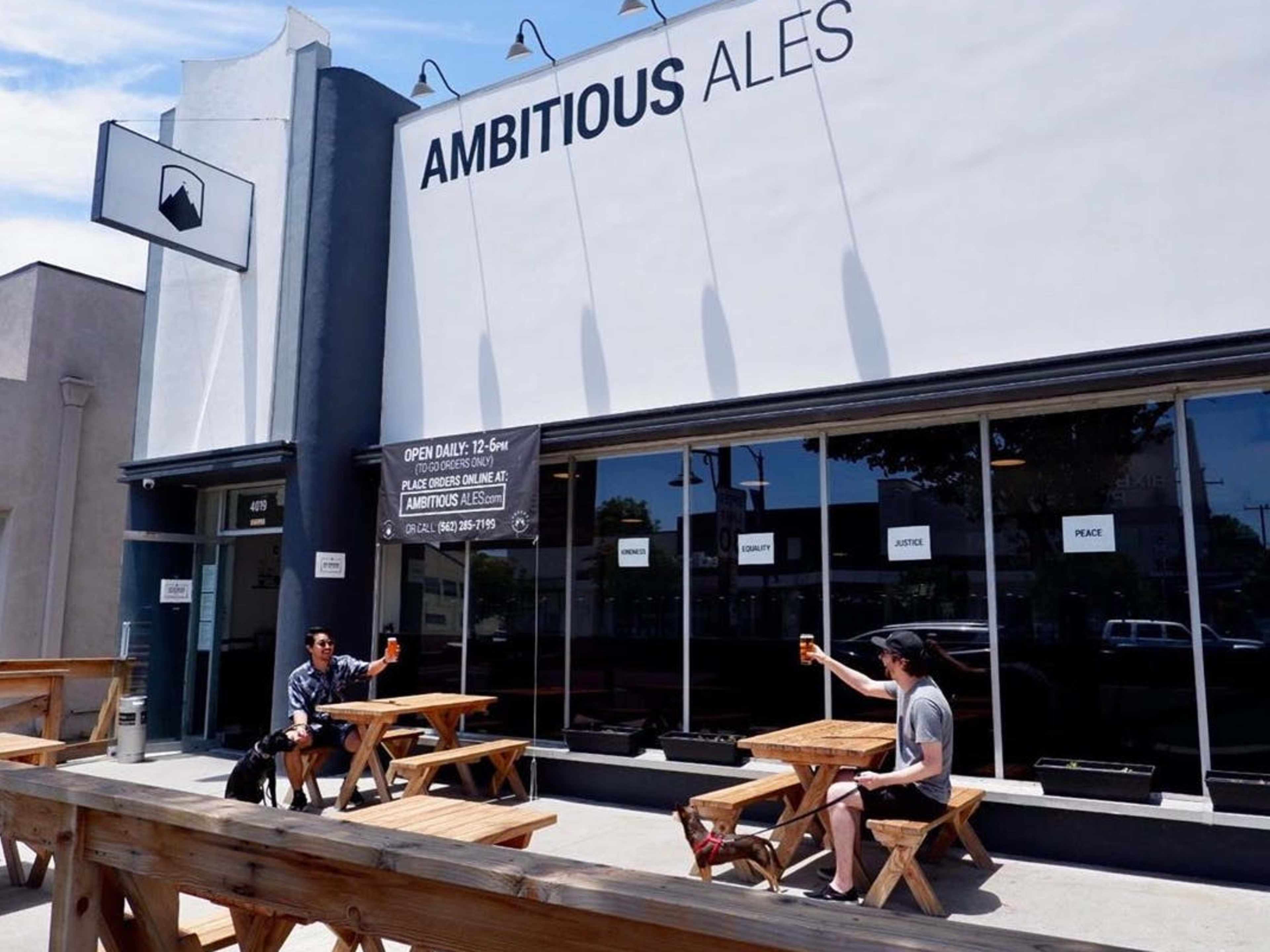 The 16 Best Bars In Long Beach Los Angeles The Infatuation