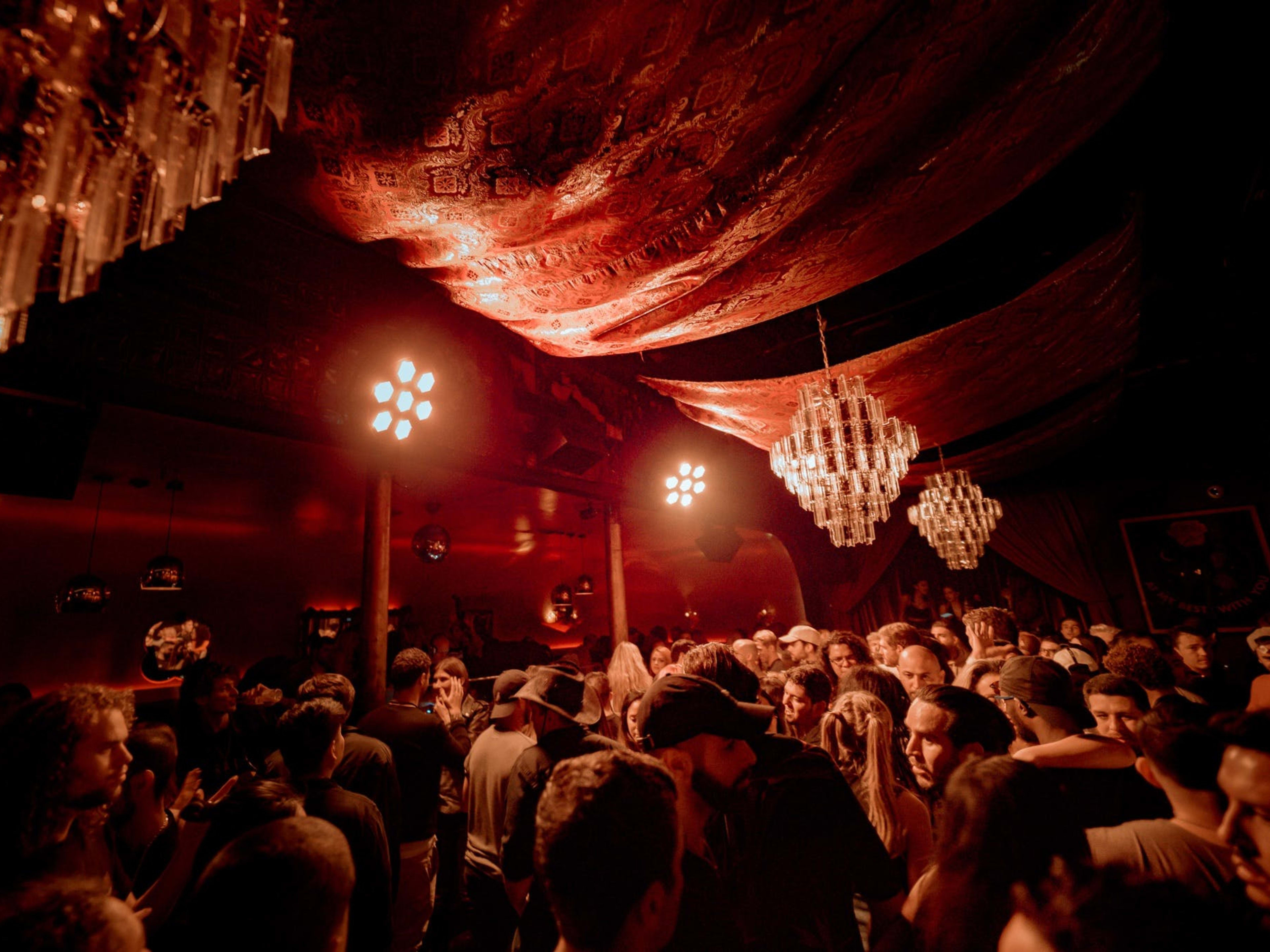 18 Year Old Clubs In Miami - bslf62n