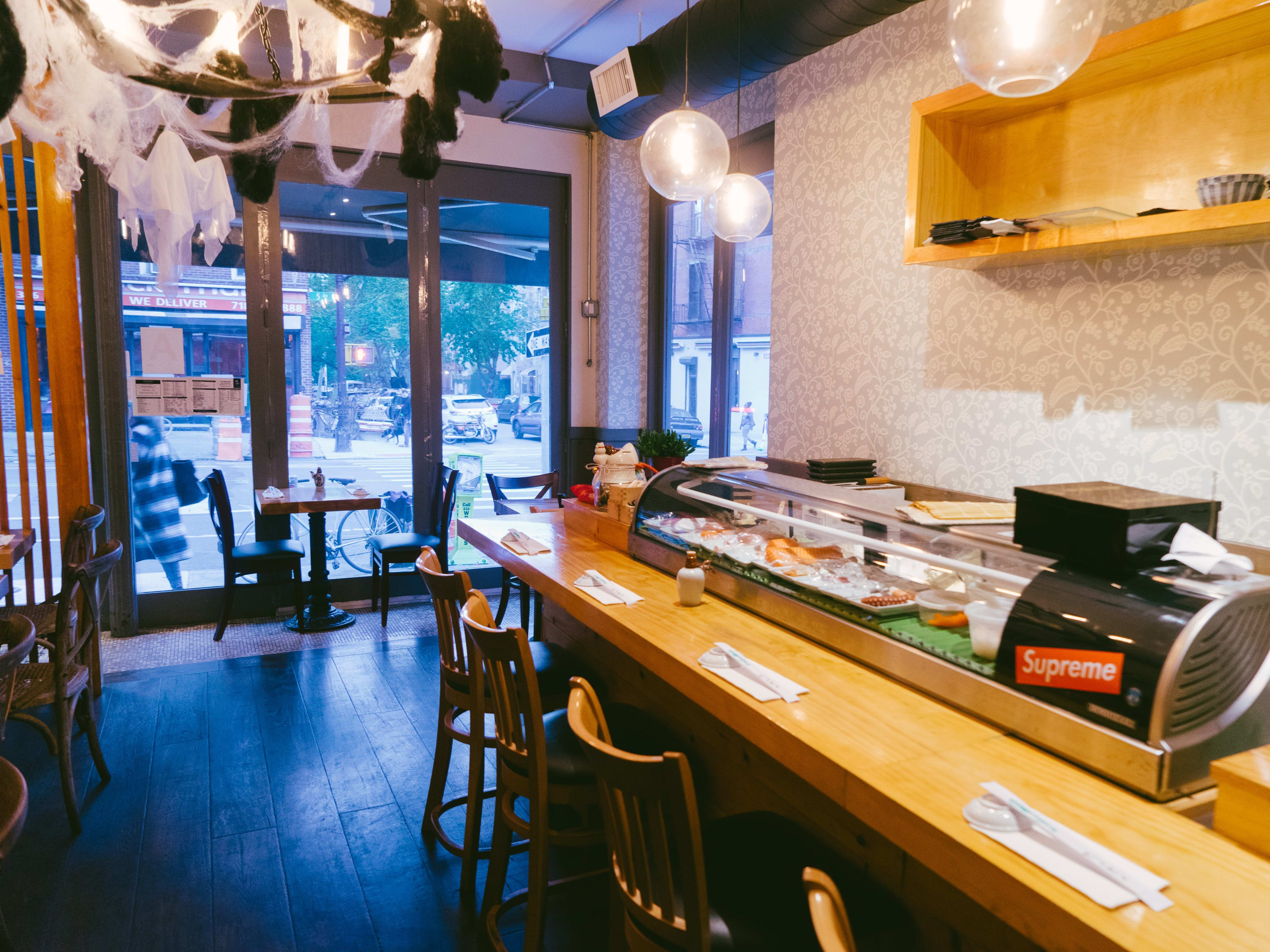 NYC’s Best Casual Neighborhood Sushi Spots New York The Infatuation Blog Hồng