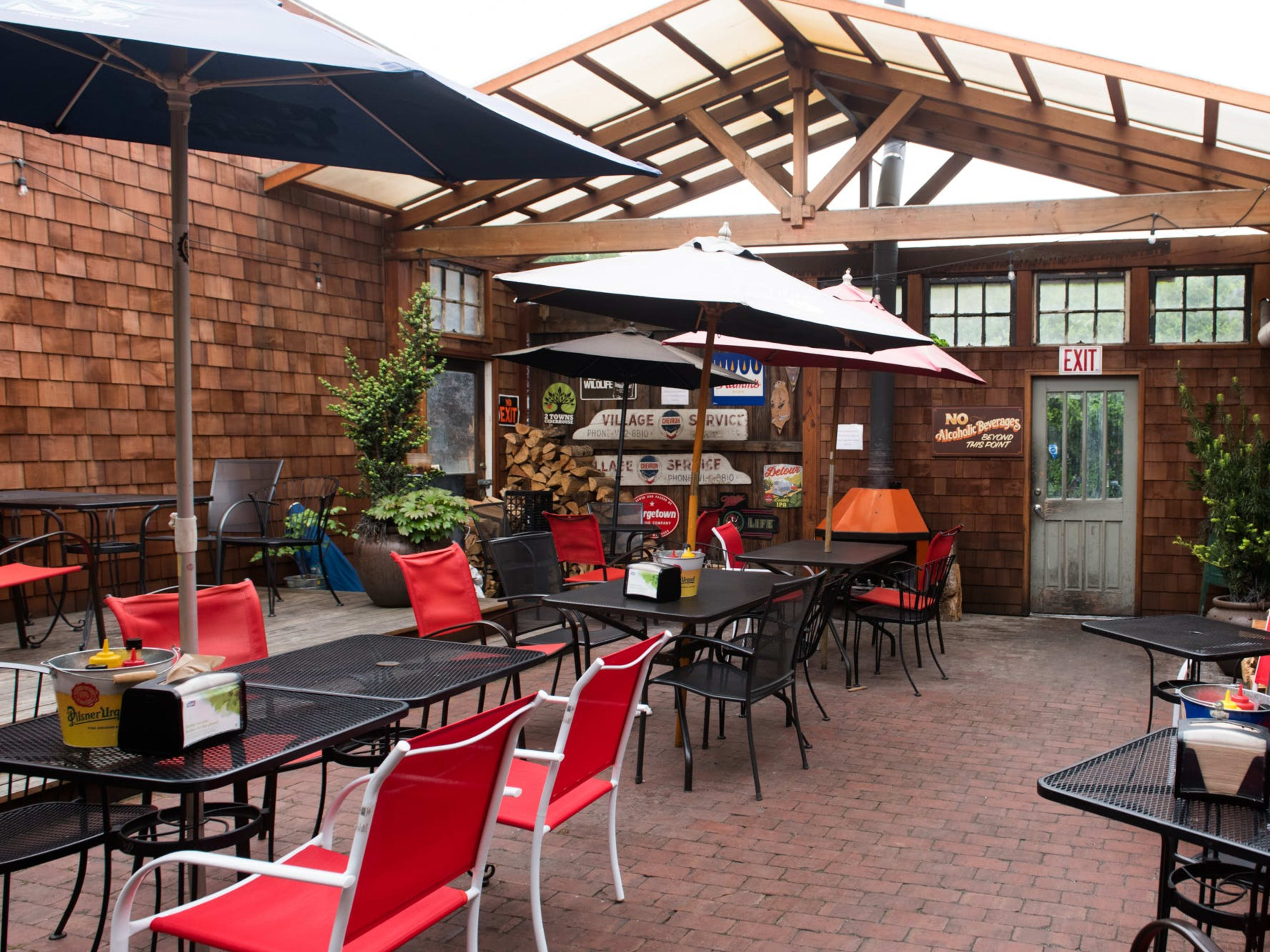 The 22 Best Spots For Outdoor Dining In Seattle Seattle The Infatuation