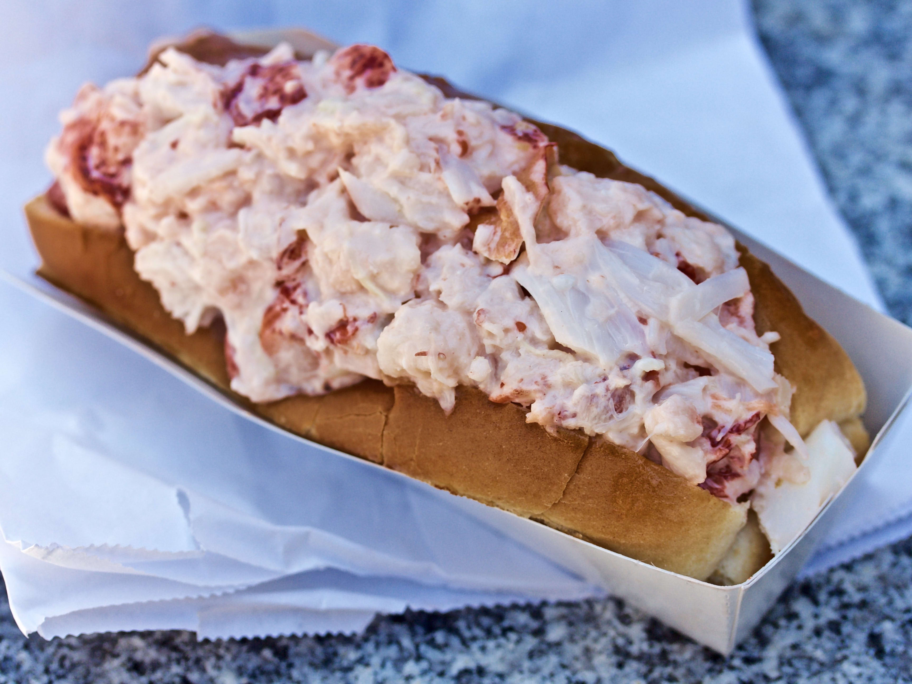 The 13 Best Lobster Rolls In Boston Boston The Infatuation