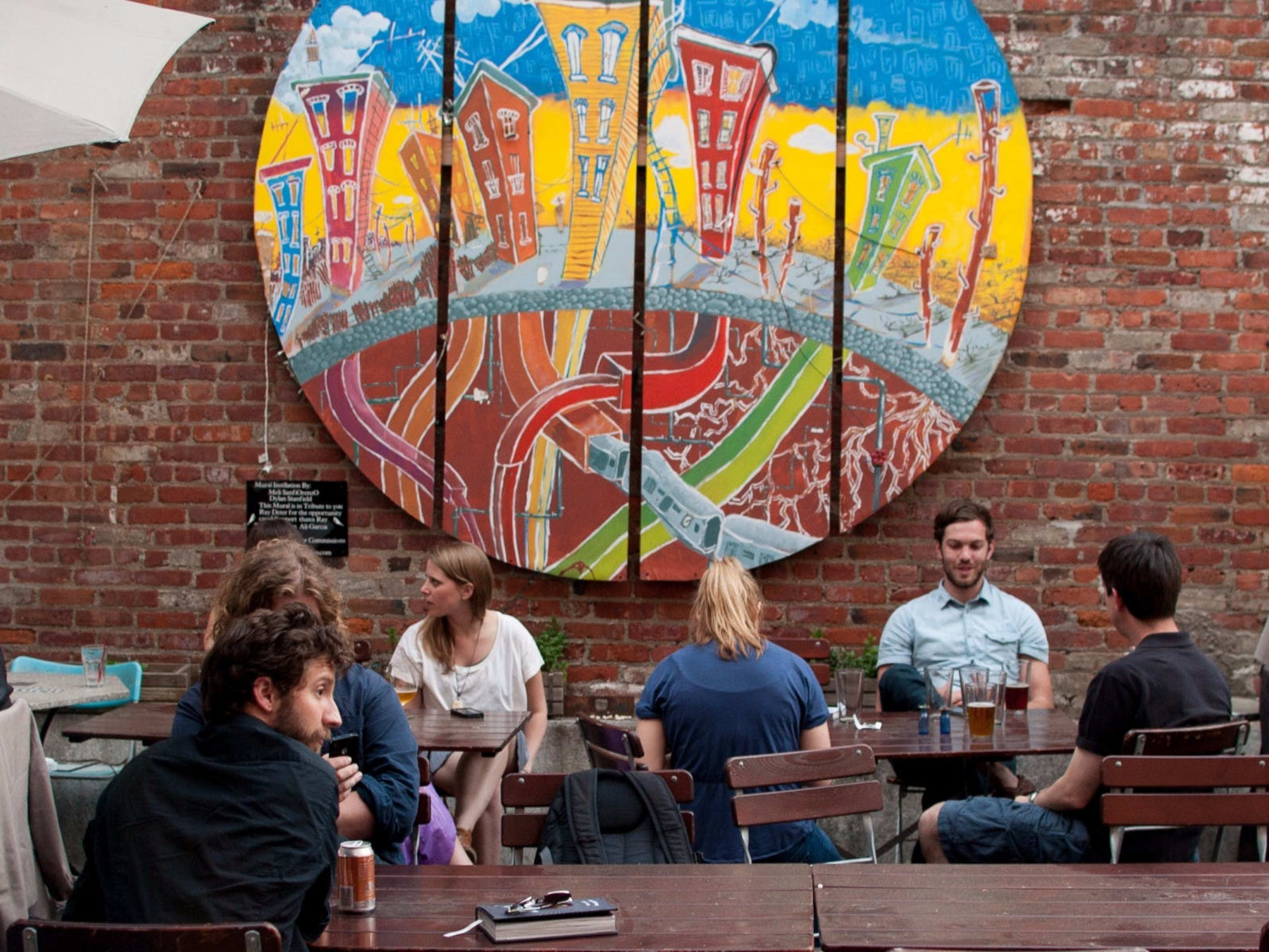 10 NYC Bars With Late Night Happy Hours New York The Infatuation