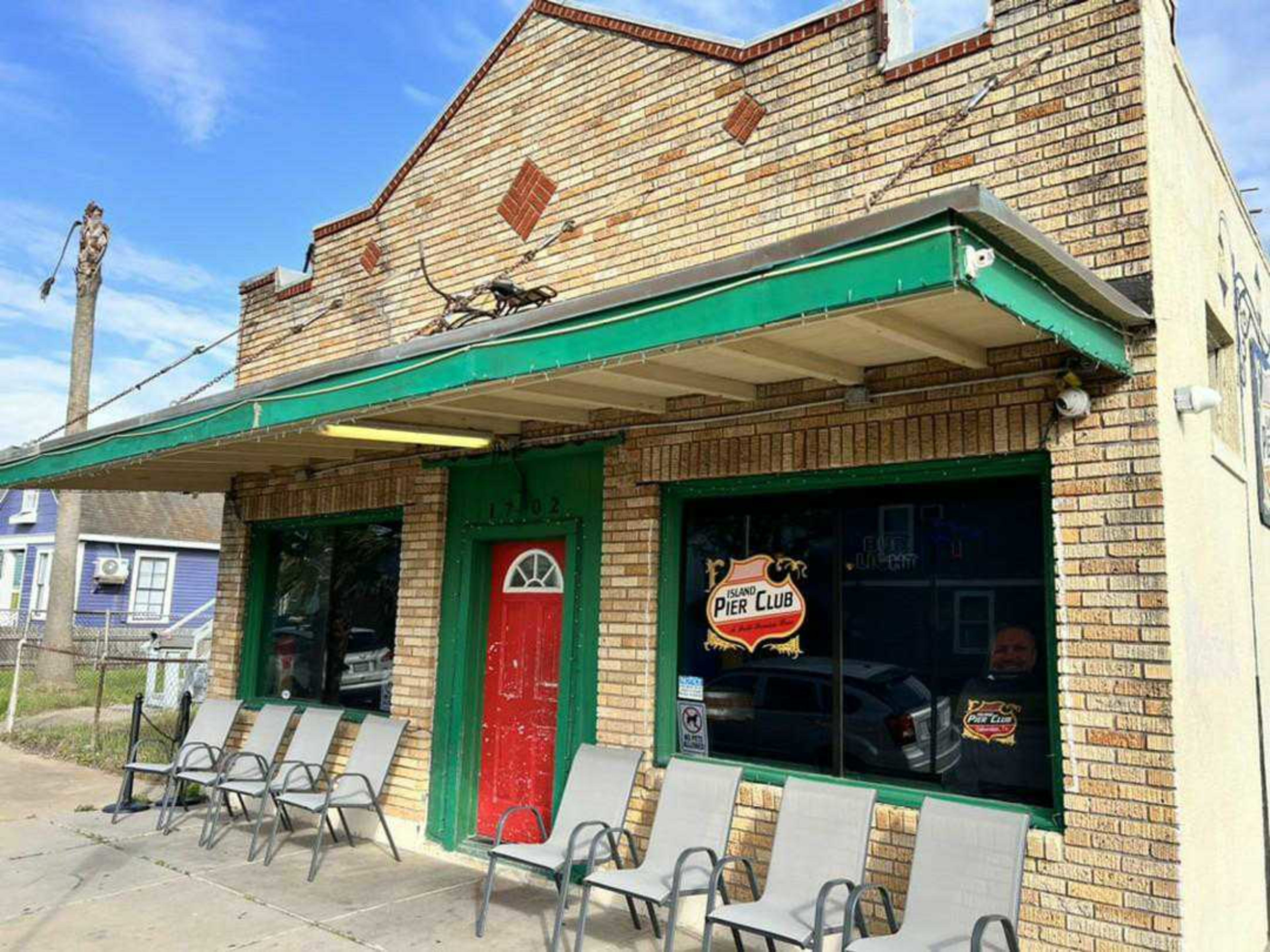 Island Pier Club Review Galveston Houston The Infatuation