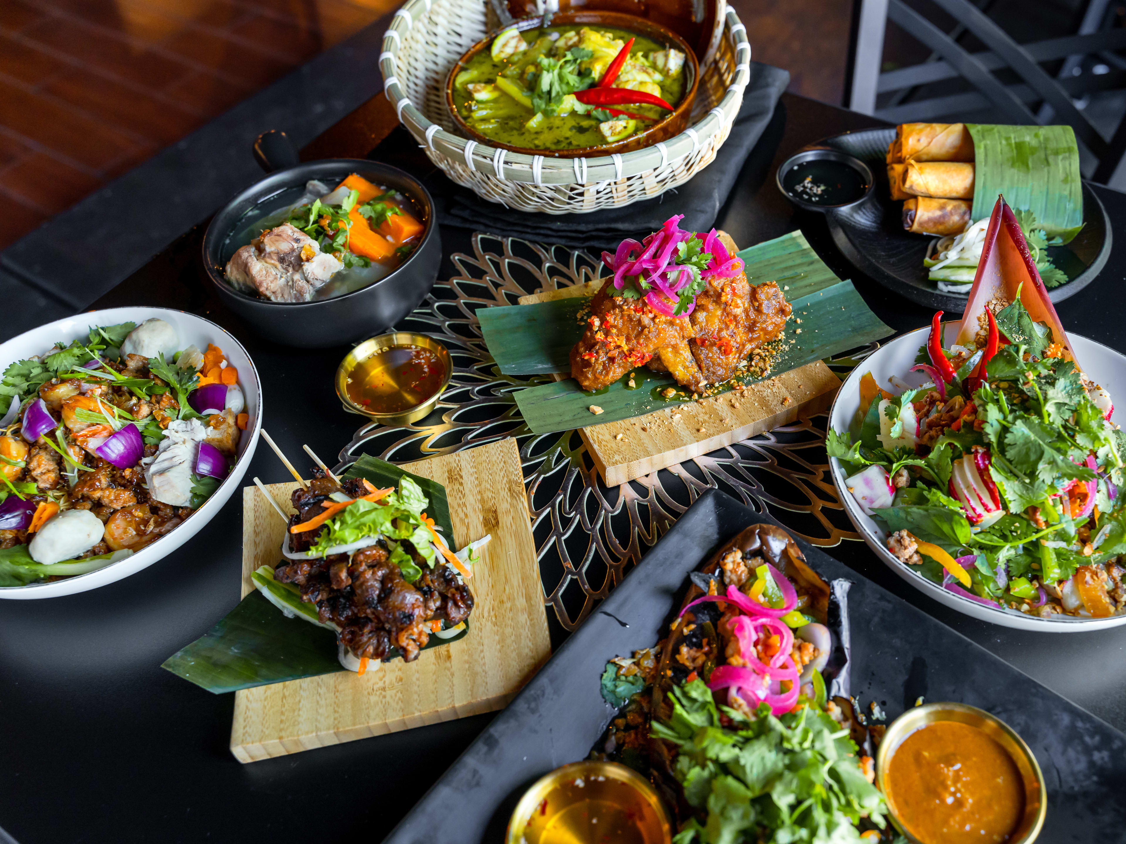 The 19 Best Chicago Restaurants For An Affordable Date Chicago The